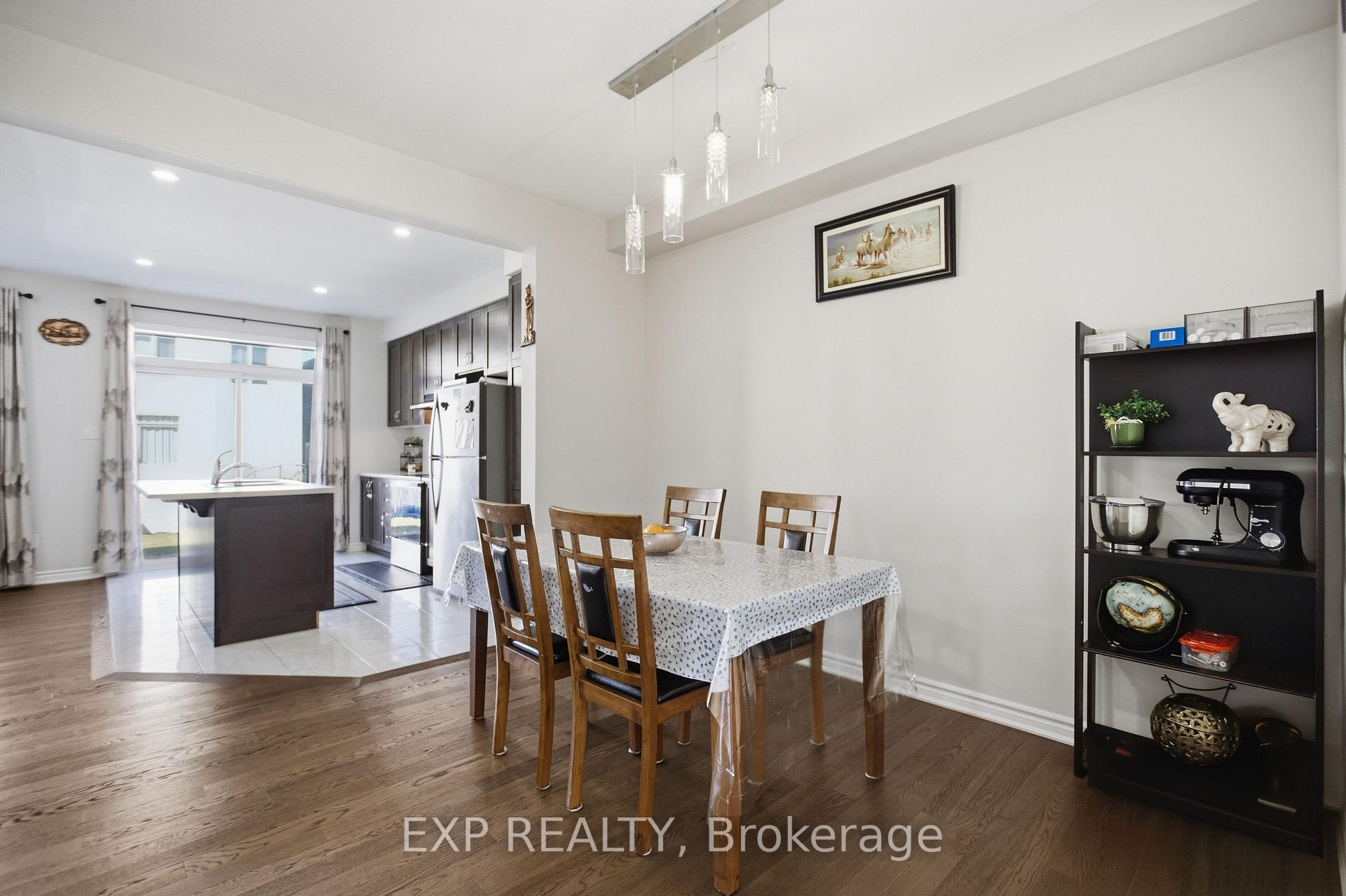 Photo 5 of 67 Caspian Row, Ottawa, Kanata - Emerald Meadows/Trailwest — HOMEH