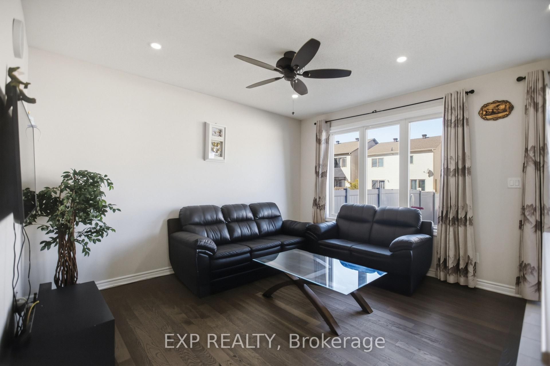 Photo 7 of 67 Caspian Row, Ottawa, Kanata - Emerald Meadows/Trailwest — HOMEH