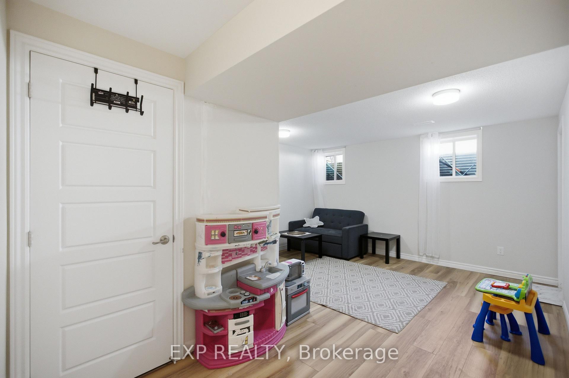 Photo 20 of 67 Caspian Row, Ottawa, Kanata - Emerald Meadows/Trailwest — HOMEH