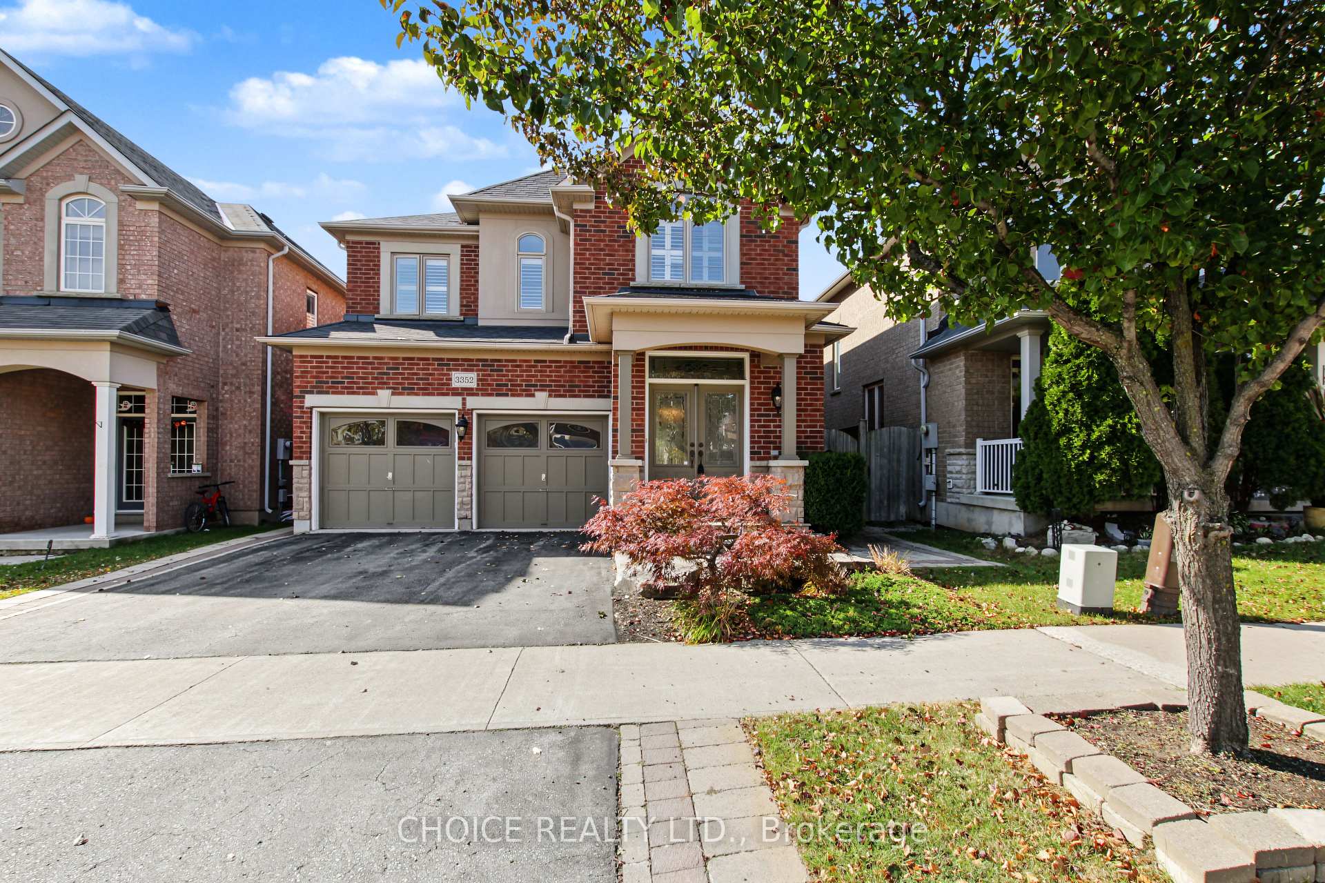 Photo 2 of 3352 Ferris Street, Burlington, Alton — HOMEH