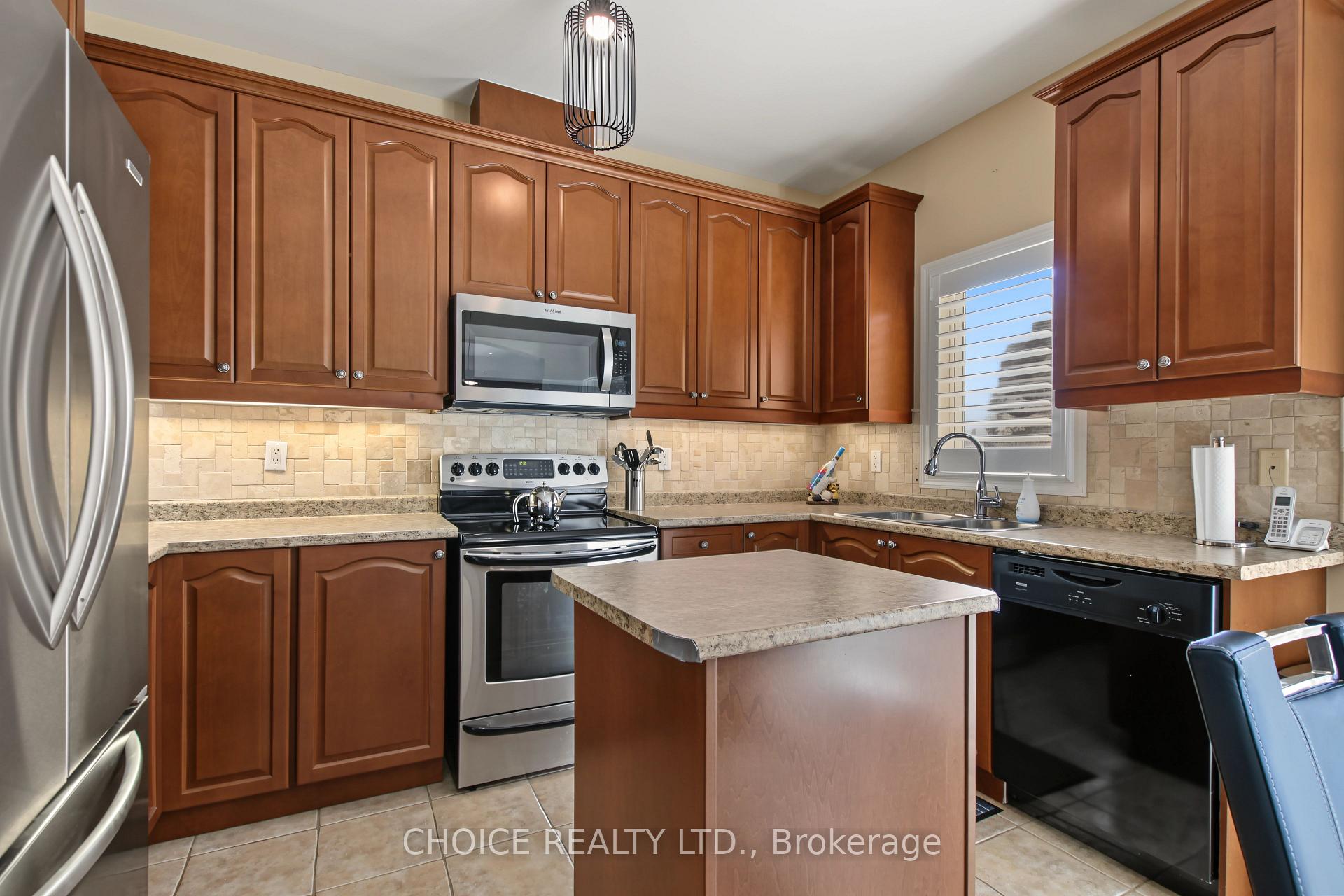 Photo 10 of 3352 Ferris Street, Burlington, Alton — HOMEH
