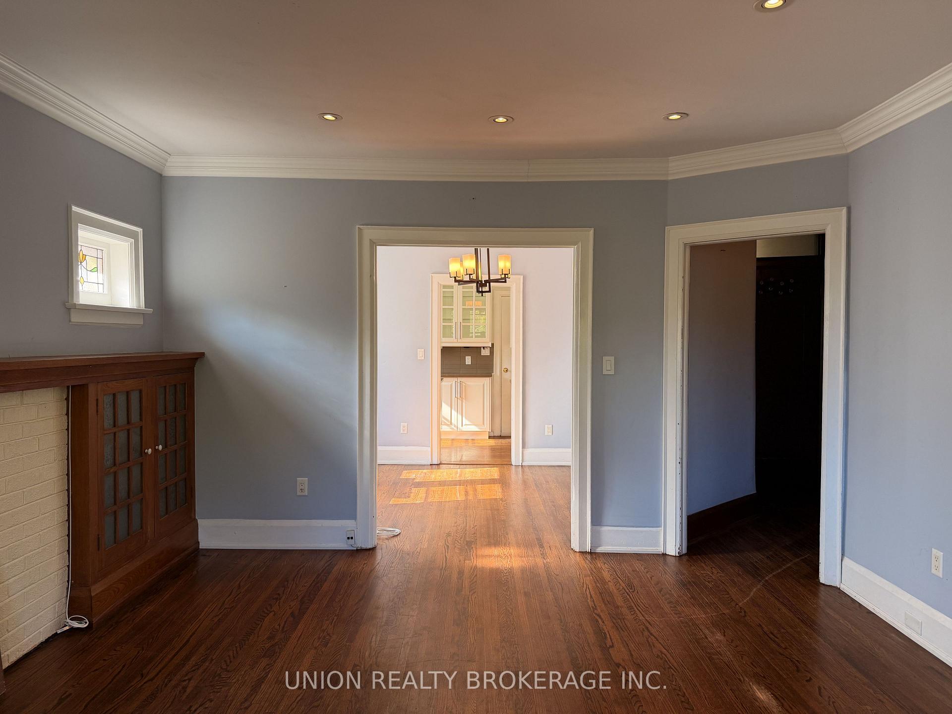 Photo 4 of Unit Upper, 54 Wineva Avenue, Toronto, The Beaches — HOMEH