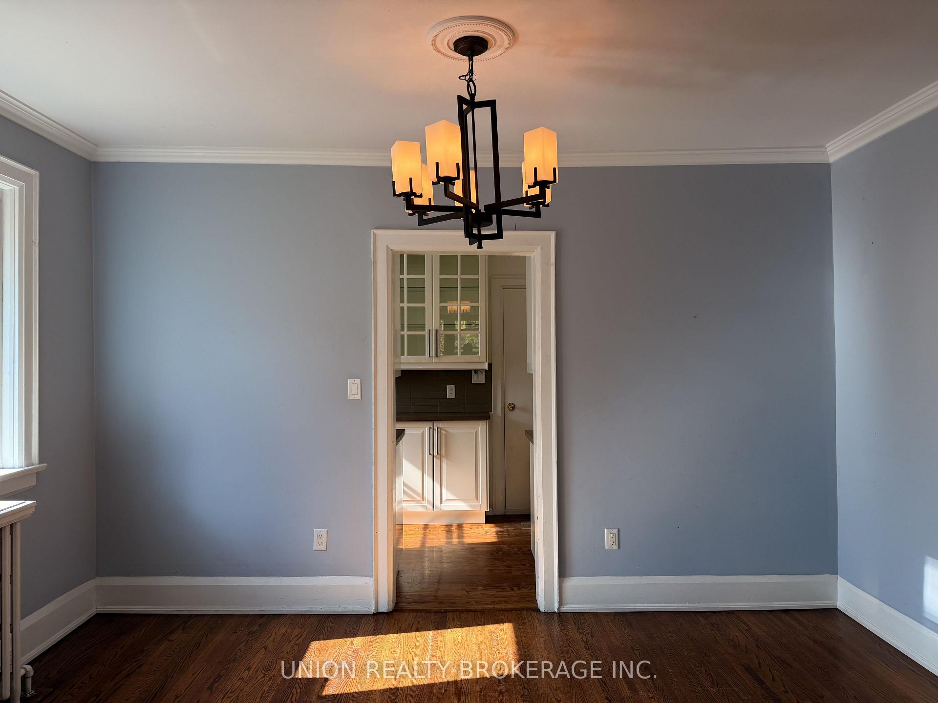 Photo 5 of Unit Upper, 54 Wineva Avenue, Toronto, The Beaches — HOMEH