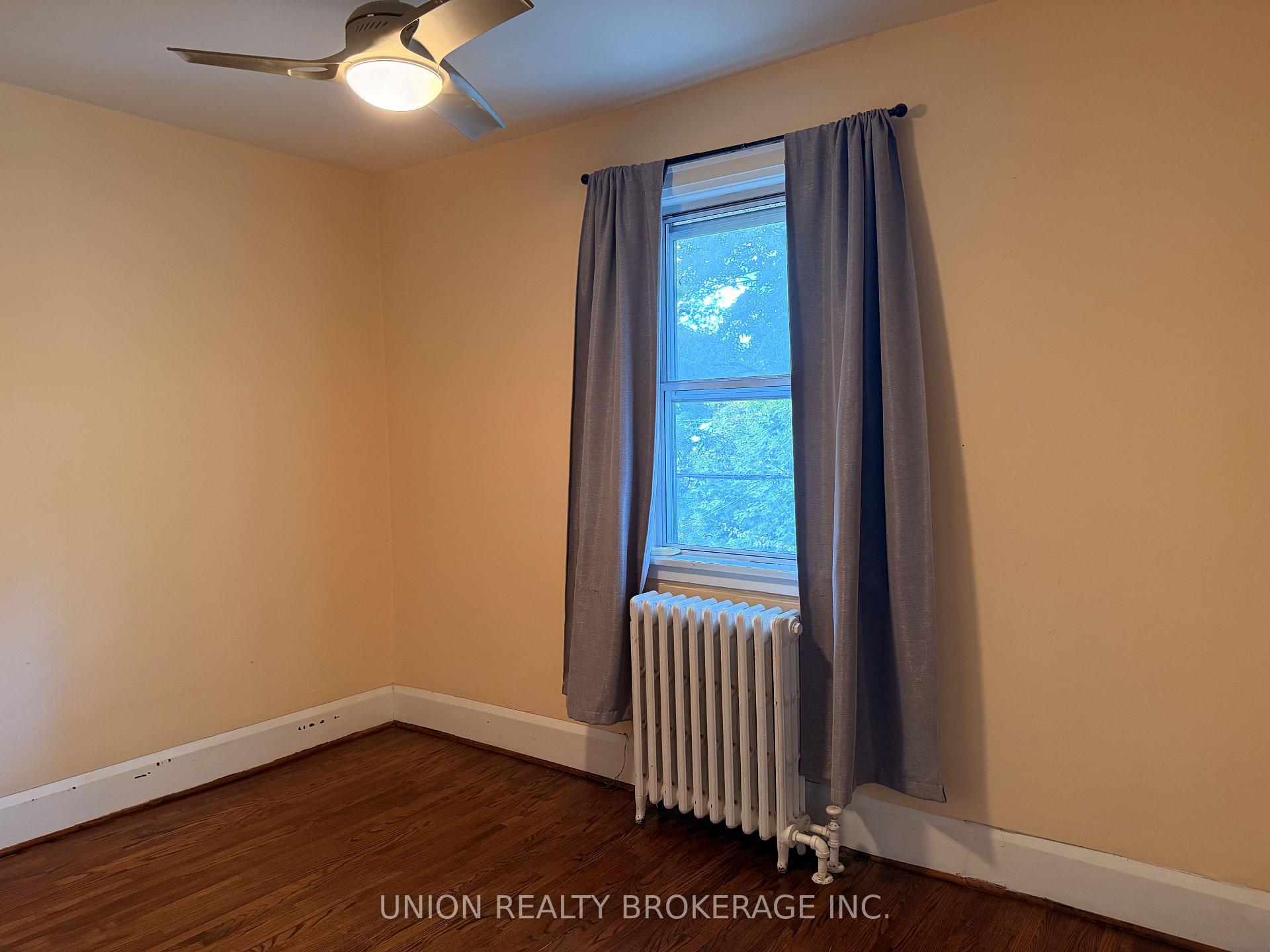 Photo 12 of Unit Upper, 54 Wineva Avenue, Toronto, The Beaches — HOMEH
