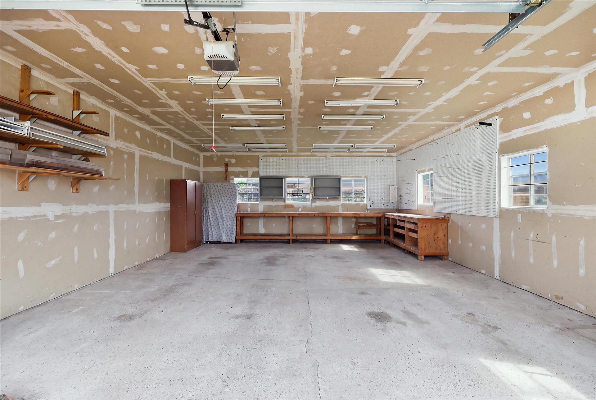 Photo 3 of 386 Second Avenue, Sault Ste Marie, Ward 5 — HOMEH