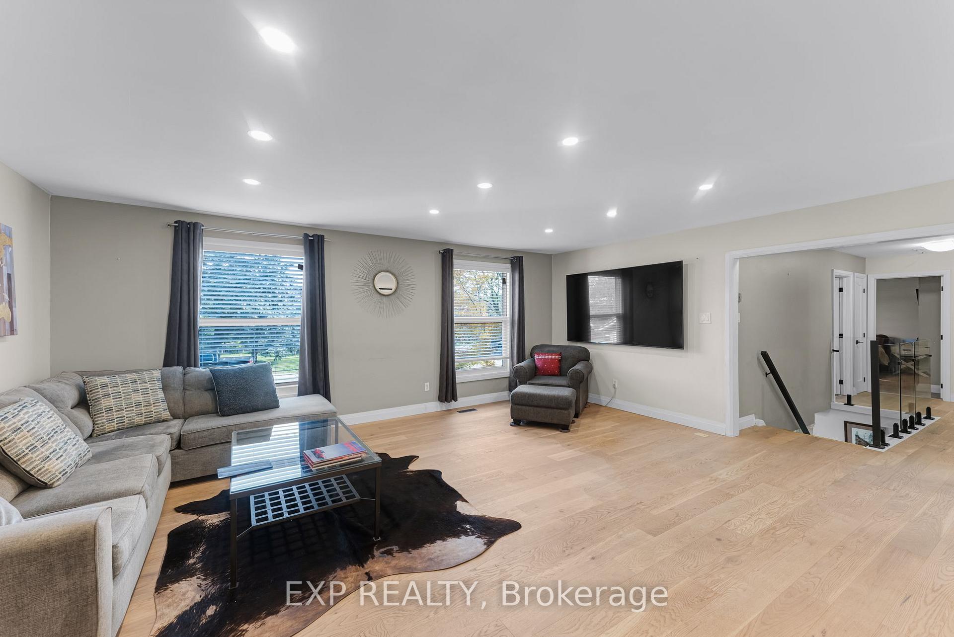 Photo 8 of 79 Beswick Drive, Newmarket, Central Newmarket — HOMEH