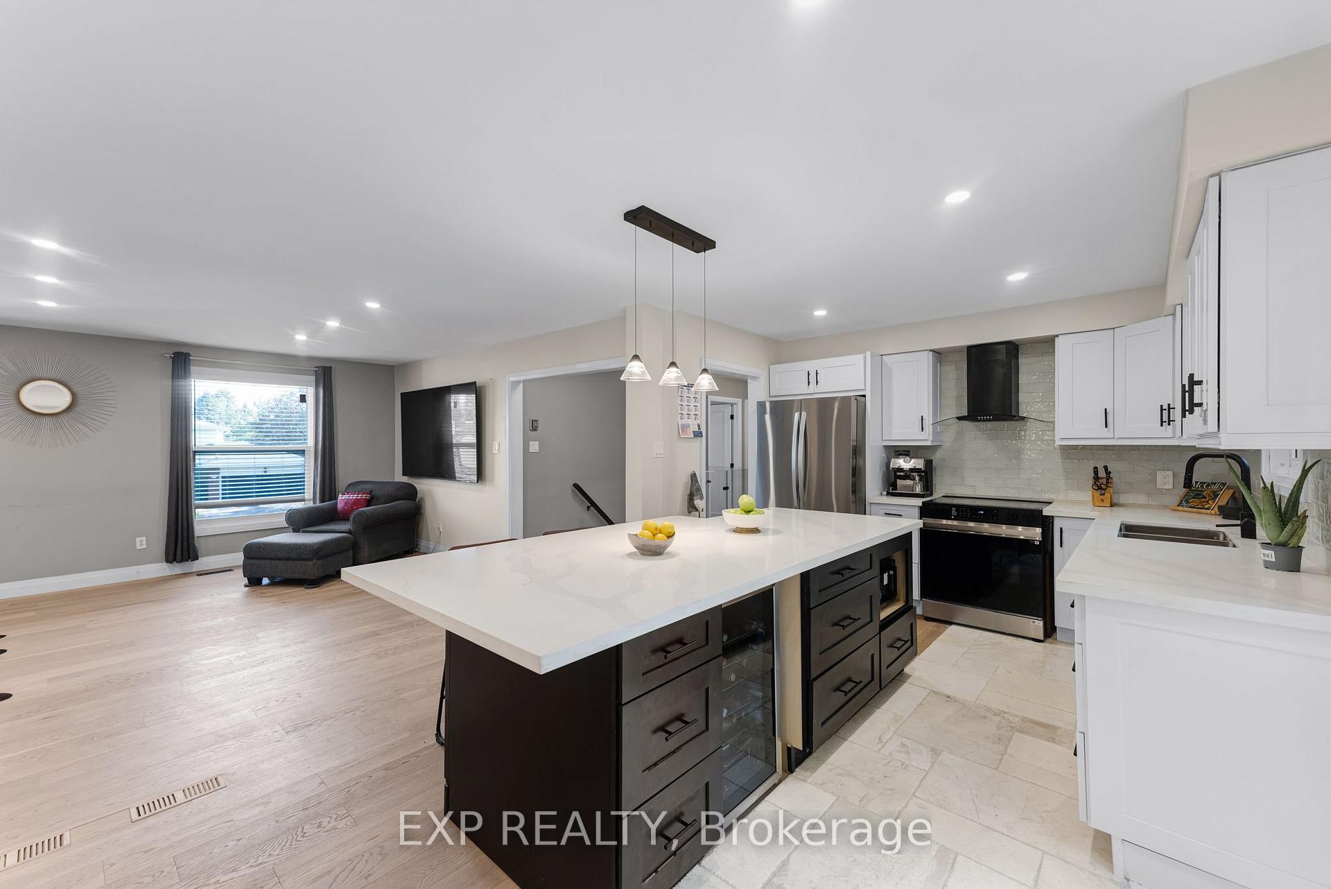Photo 12 of 79 Beswick Drive, Newmarket, Central Newmarket — HOMEH