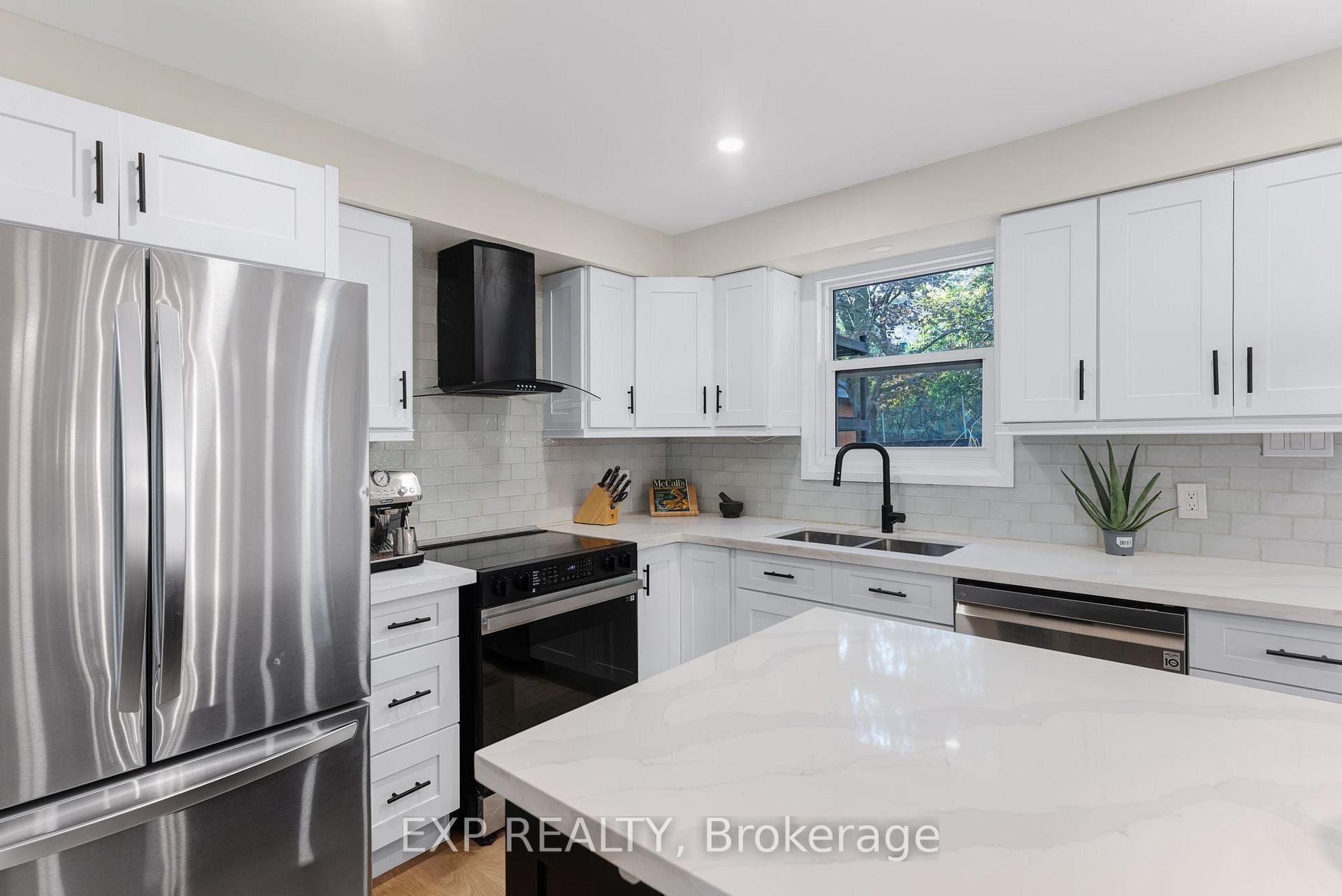 Photo 13 of 79 Beswick Drive, Newmarket, Central Newmarket — HOMEH
