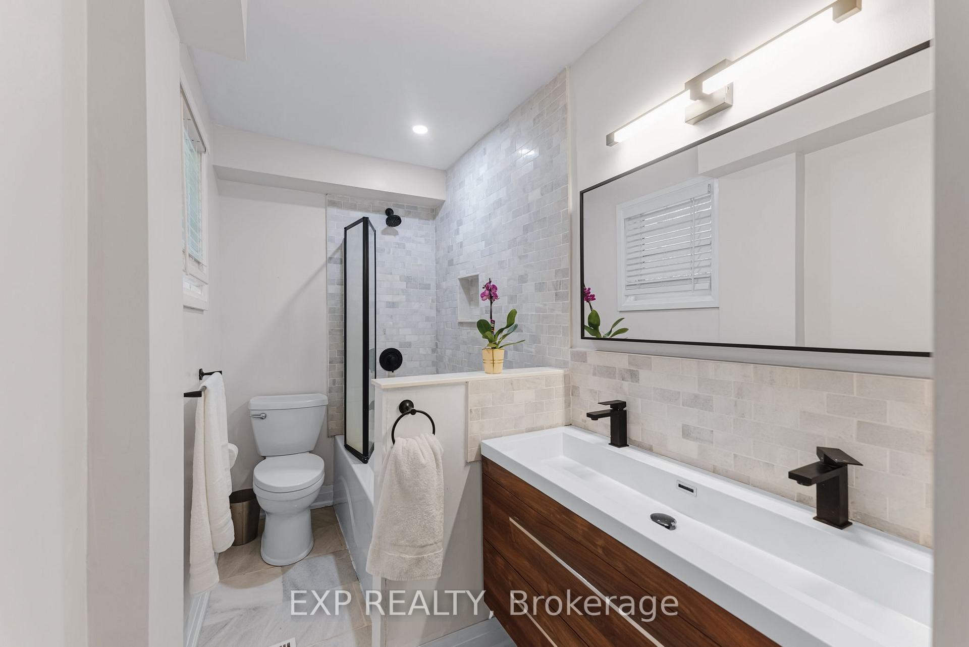 Photo 19 of 79 Beswick Drive, Newmarket, Central Newmarket — HOMEH