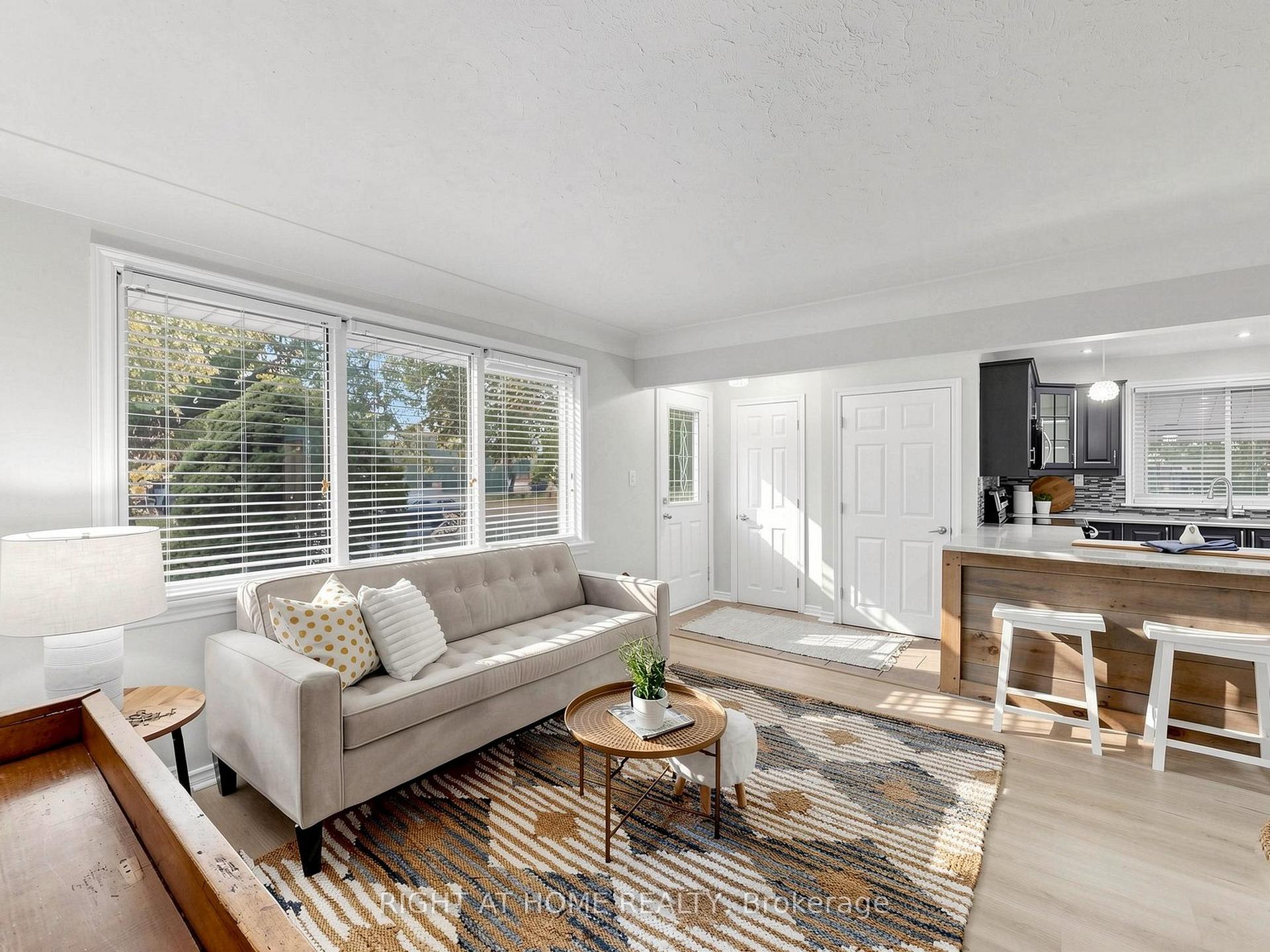 Photo 3 of 1 Welbourn Drive, Hamilton, Balfour — HOMEH