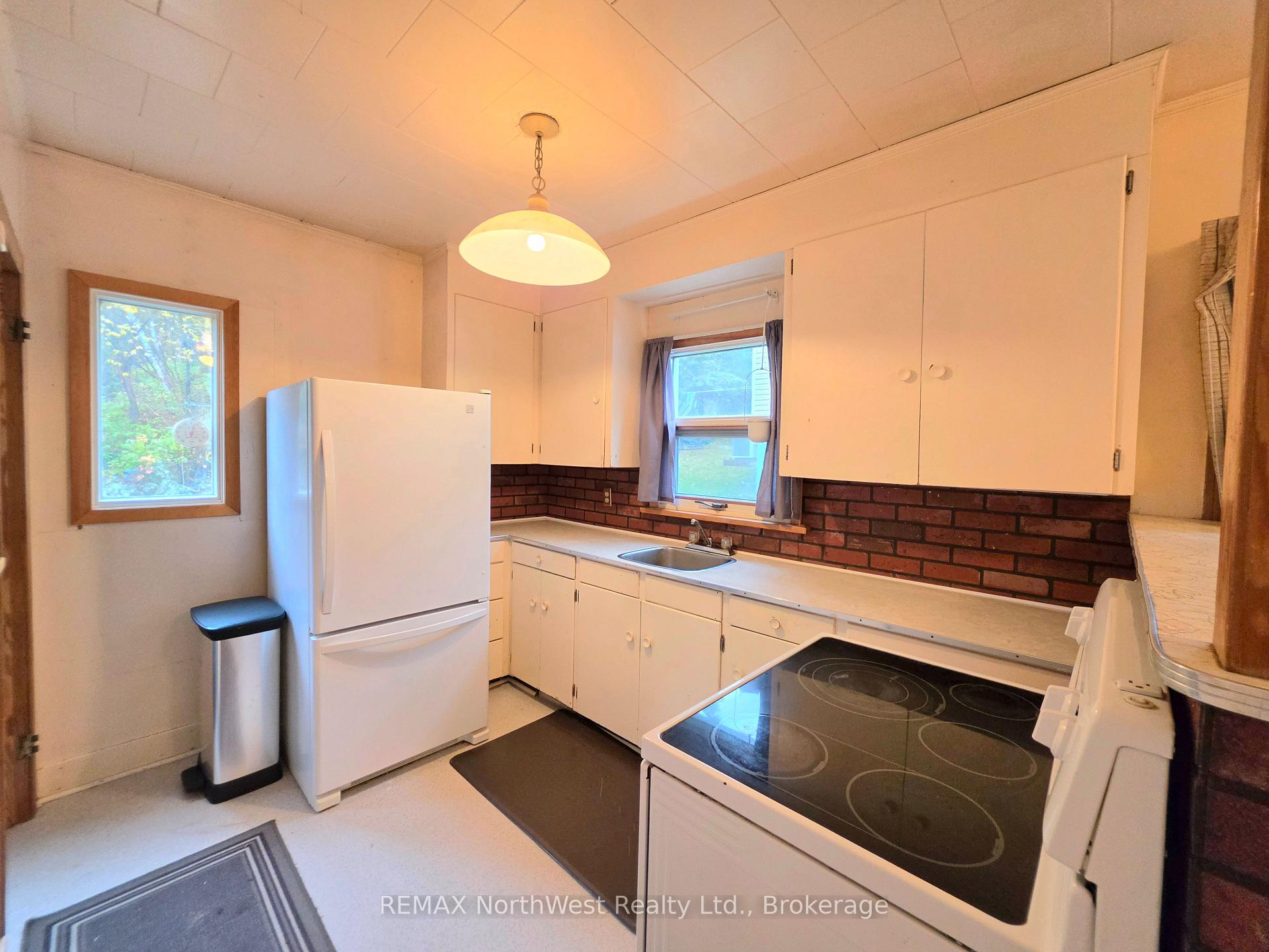 Photo 14 of 516 Seventh Avenue S, Kenora, Lakeside — HOMEH