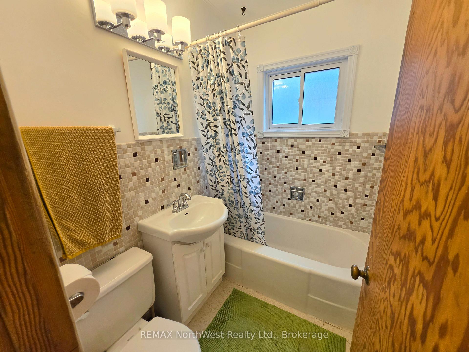 Photo 15 of 516 Seventh Avenue S, Kenora, Lakeside — HOMEH