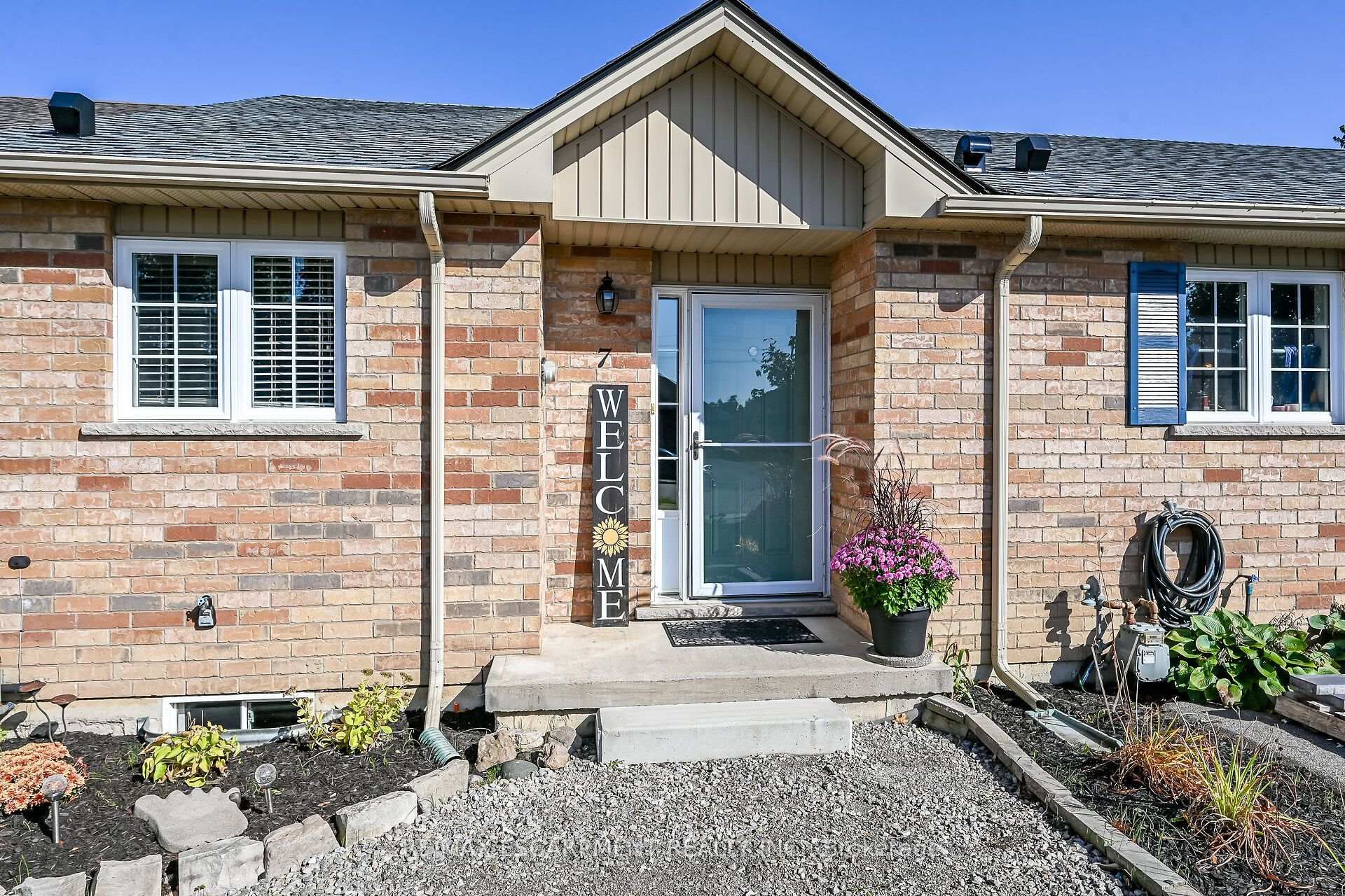 Photo 4 of 7 Powell Lane, Haldimand — HOMEH
