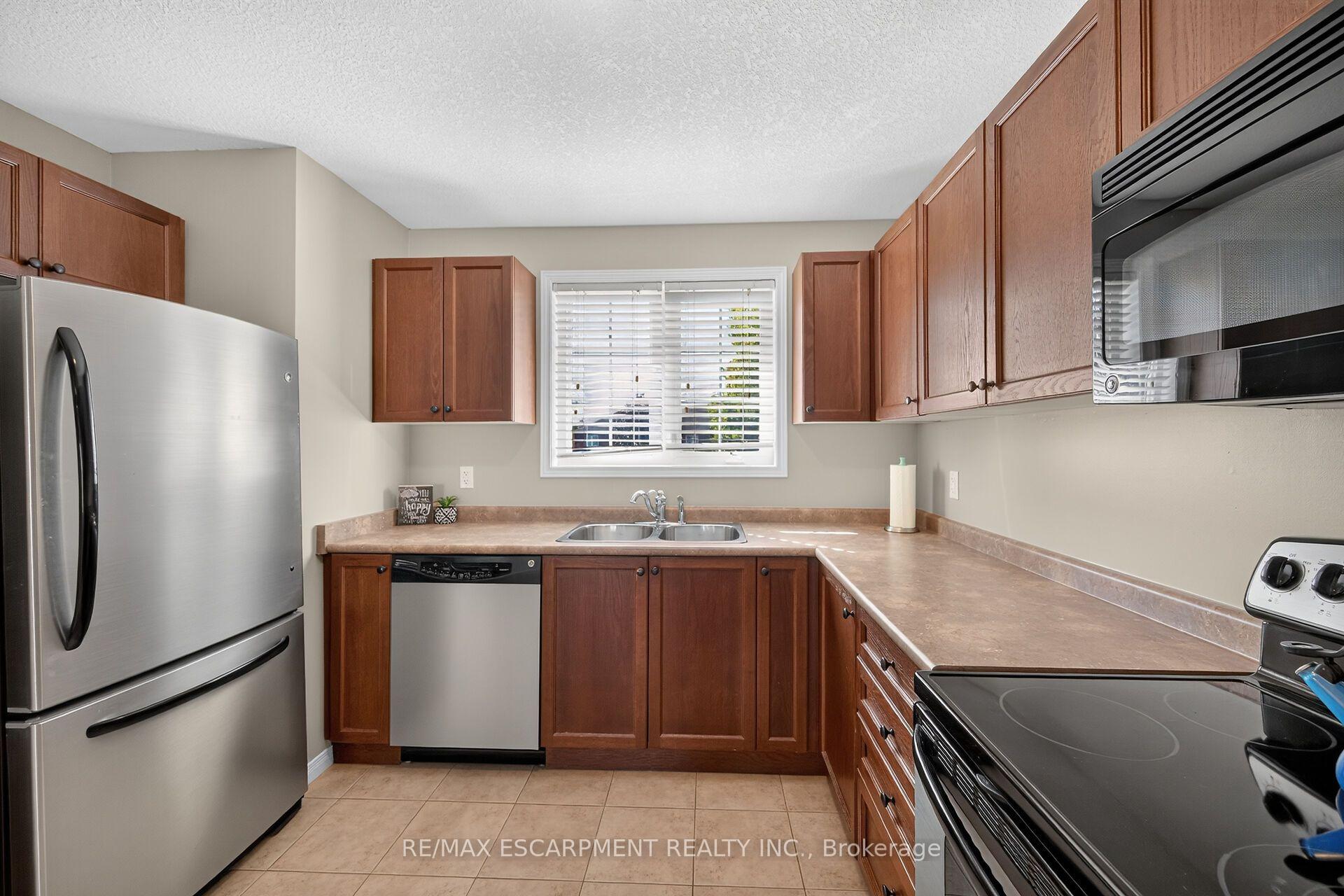 Photo 10 of 7 Powell Lane, Haldimand — HOMEH