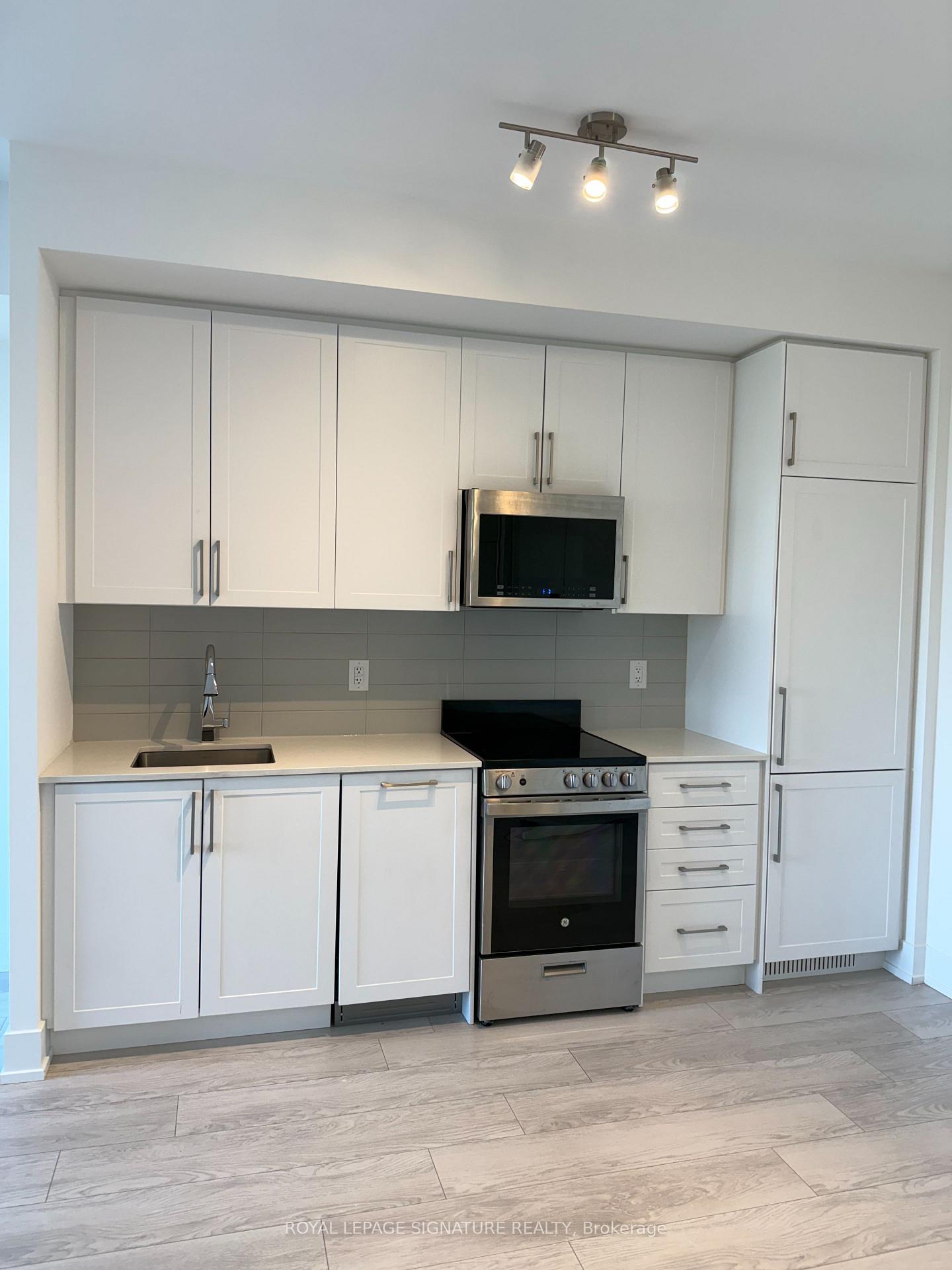 Photo 4 of Unit 410, 2450 Old Bronte Road, Oakville, Westmount — HOMEH