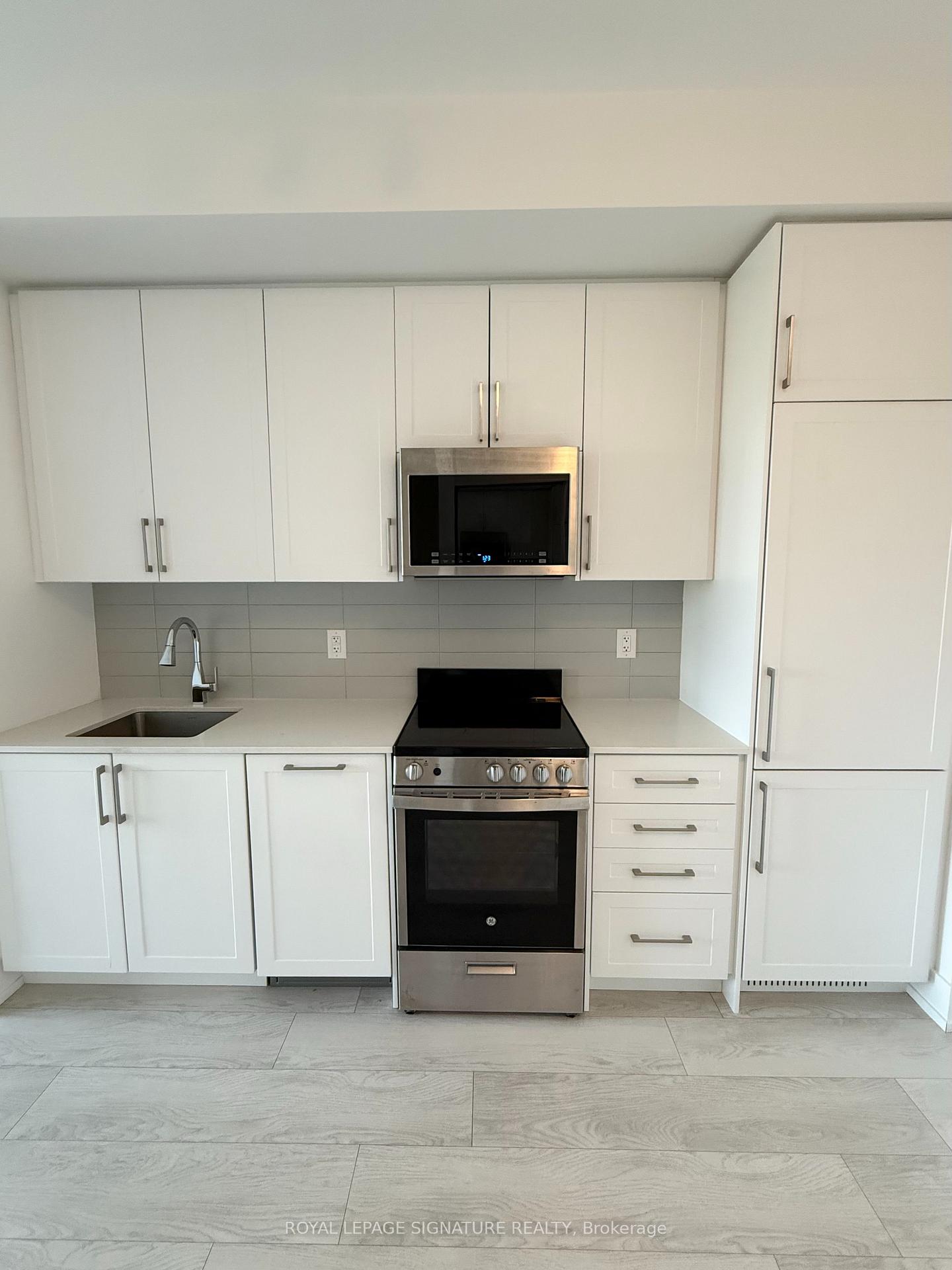 Photo 13 of Unit 410, 2450 Old Bronte Road, Oakville, Westmount — HOMEH