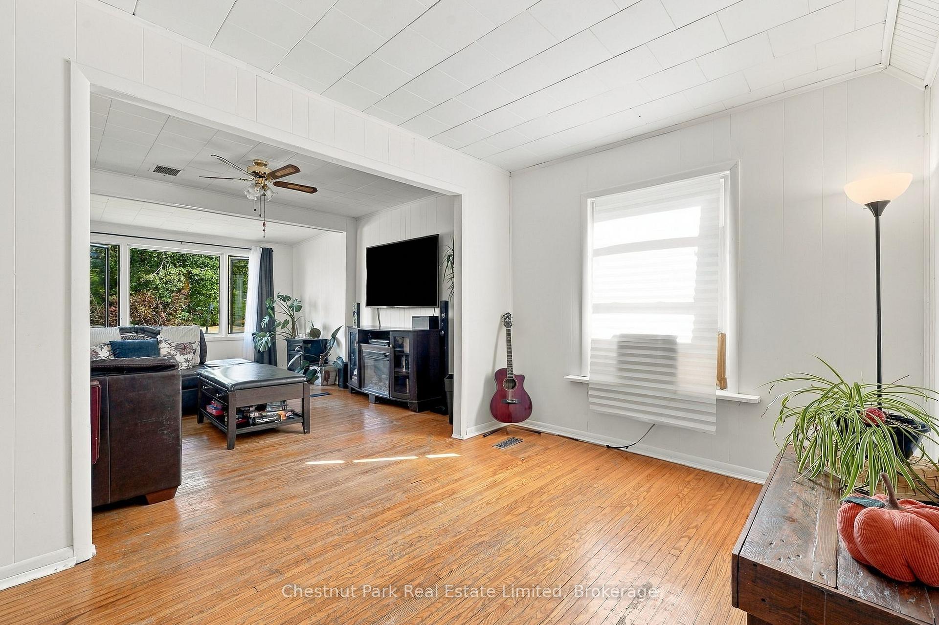 Photo 14 of 28 Spring Street, Prince Edward County, Picton — HOMEH