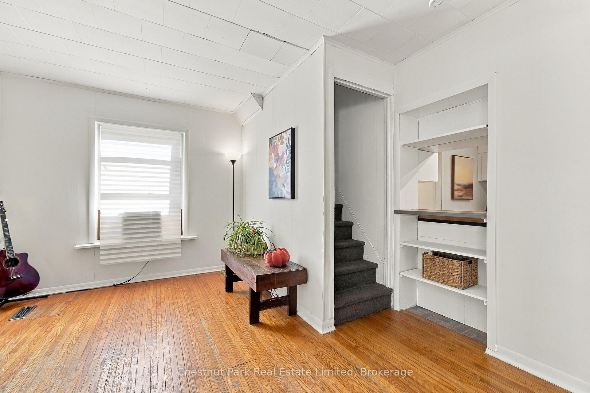Photo 17 of 28 Spring Street, Prince Edward County, Picton — HOMEH