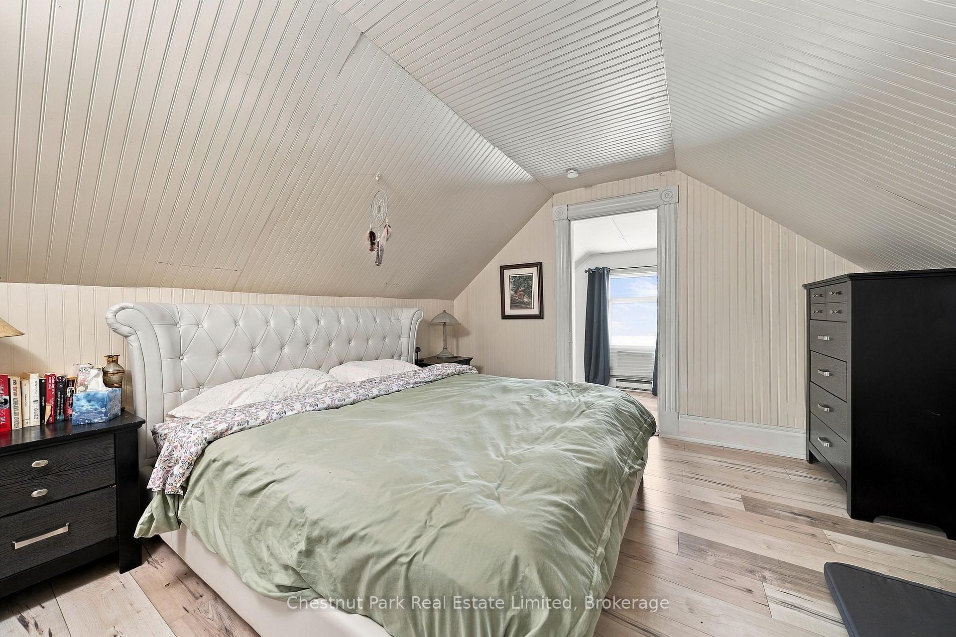 Photo 19 of 28 Spring Street, Prince Edward County, Picton — HOMEH