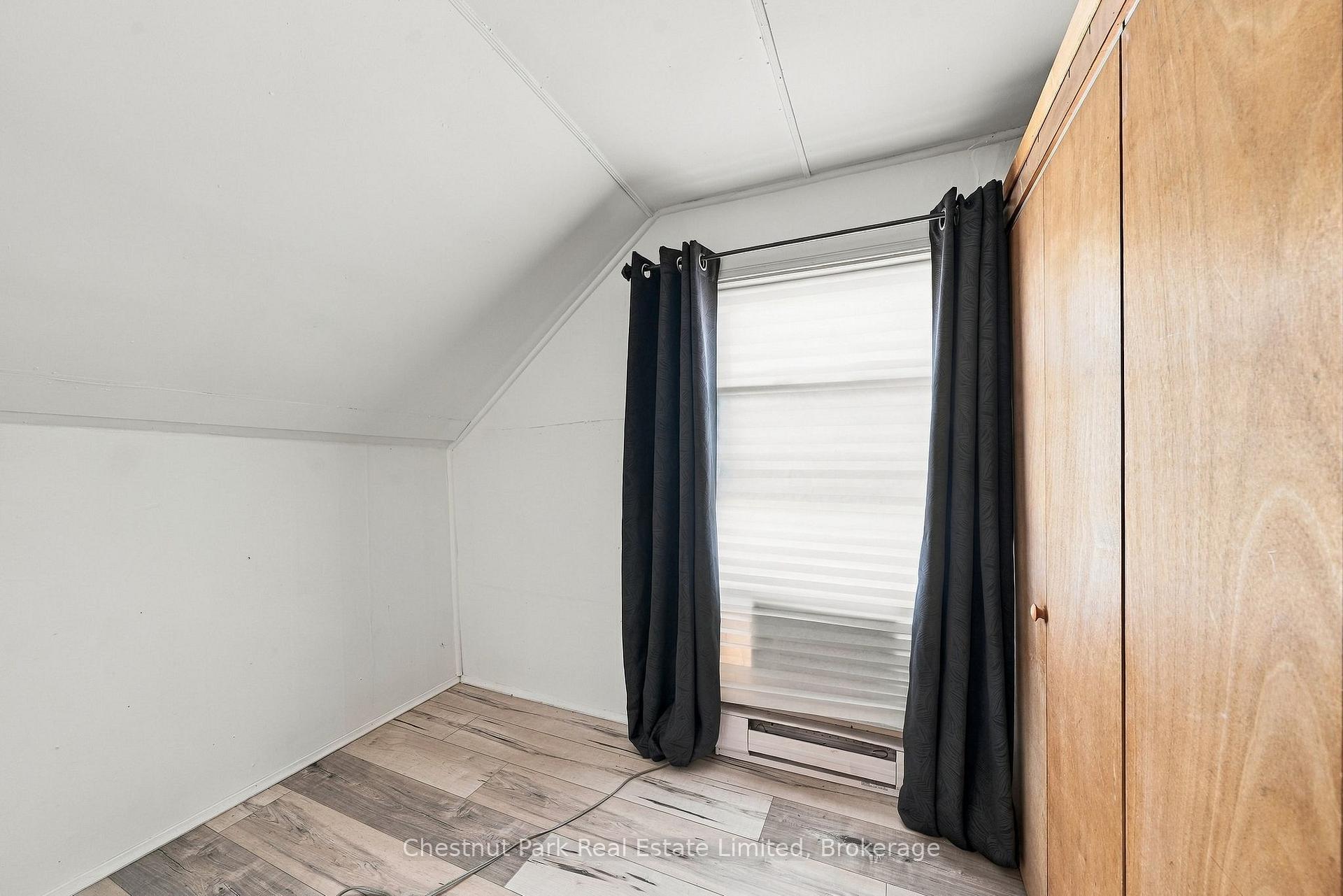 Photo 21 of 28 Spring Street, Prince Edward County, Picton — HOMEH
