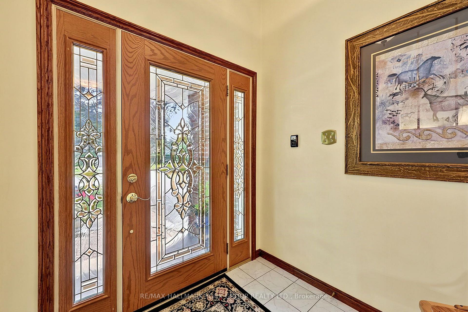 Photo 8 of 80 Fairway Drive, Aurora, Aurora Highlands — HOMEH