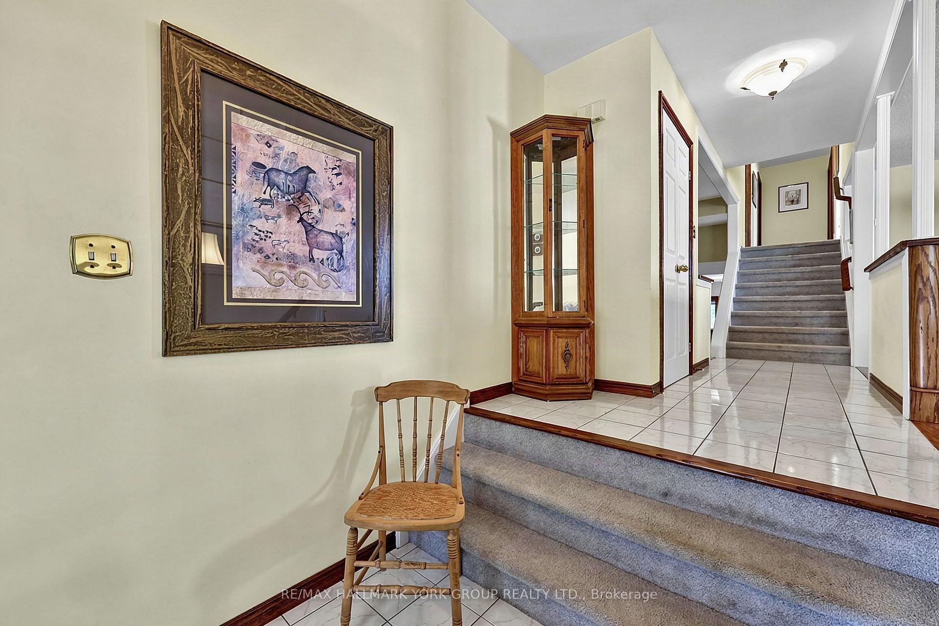 Photo 9 of 80 Fairway Drive, Aurora, Aurora Highlands — HOMEH
