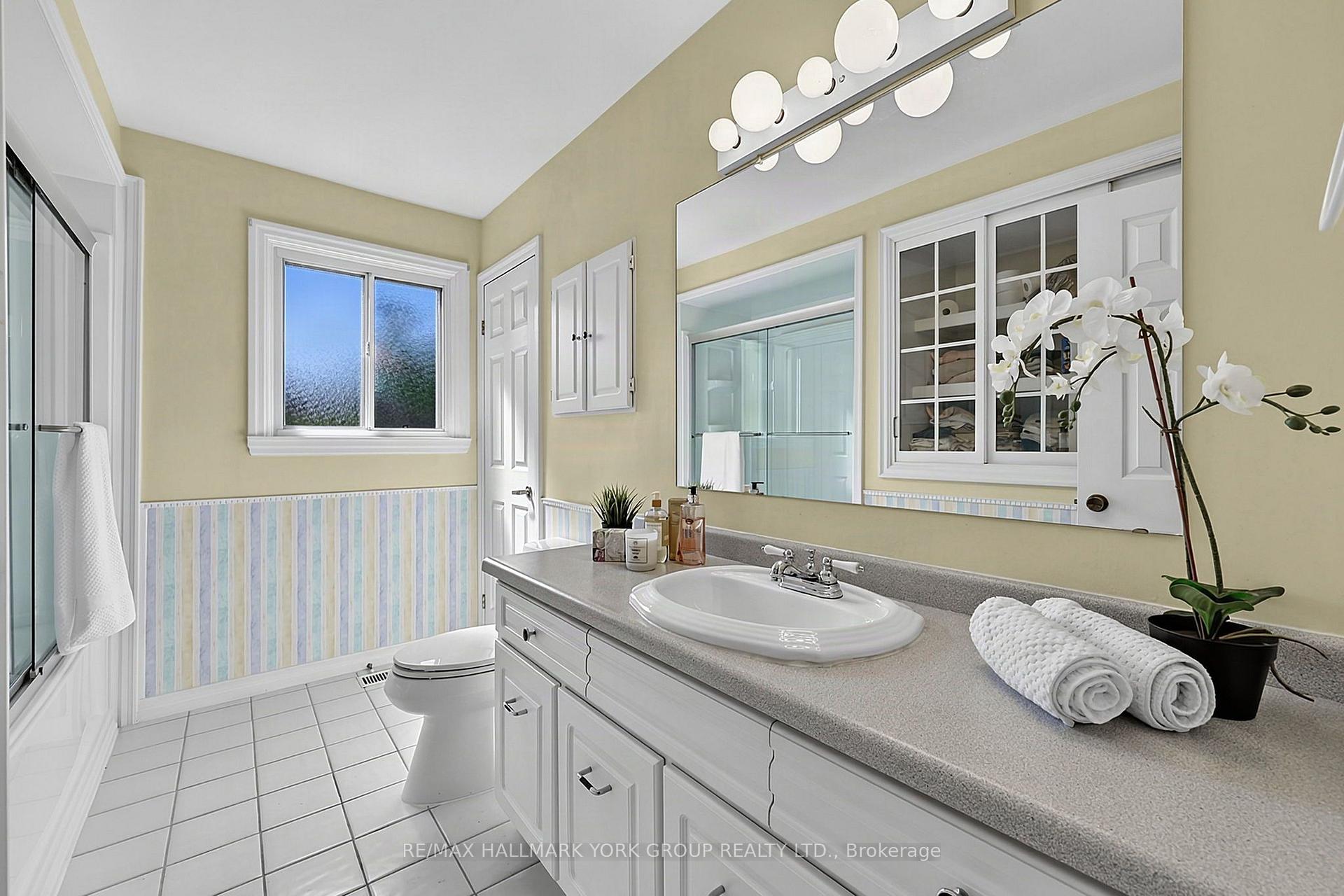 Photo 34 of 80 Fairway Drive, Aurora, Aurora Highlands — HOMEH