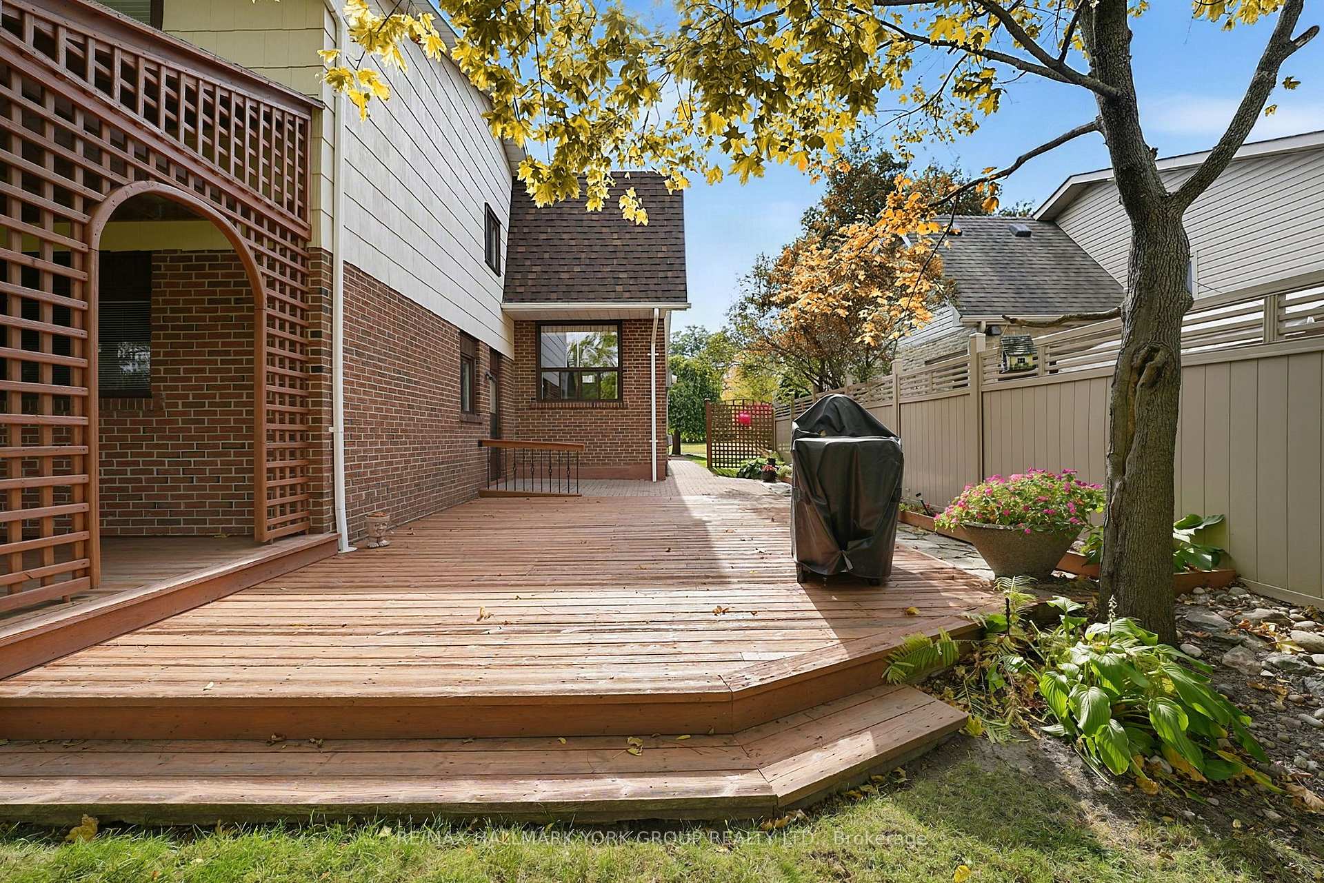 Photo 43 of 80 Fairway Drive, Aurora, Aurora Highlands — HOMEH