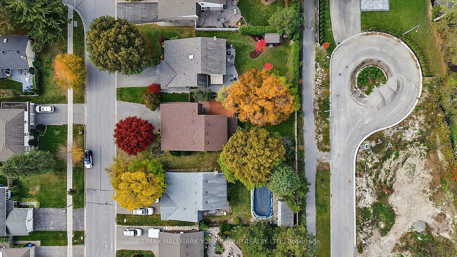 Photo 47 of 80 Fairway Drive, Aurora, Aurora Highlands — HOMEH