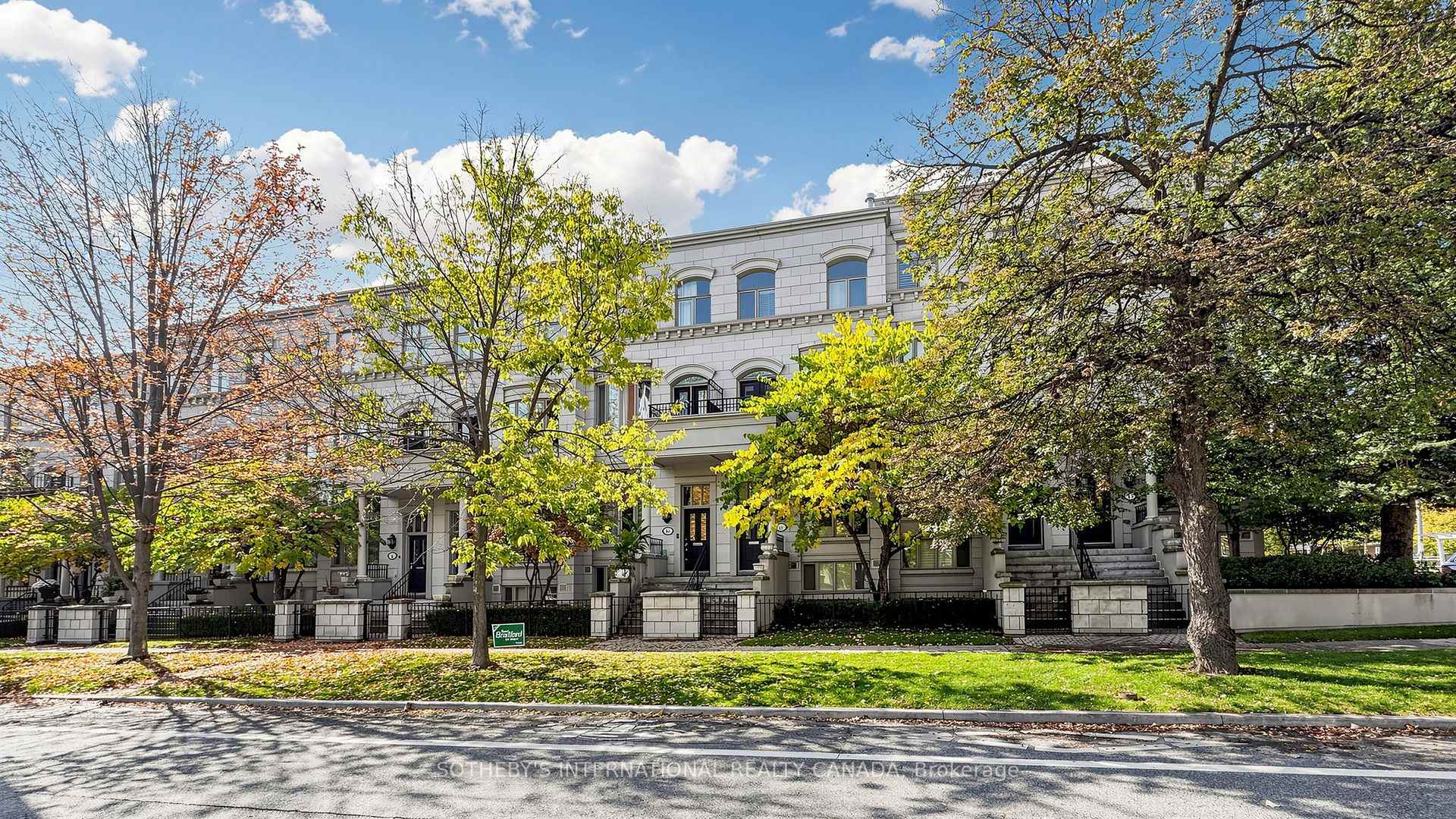 Photo 2 of Unit 11, 260 Russell Hill Road, Toronto, Casa Loma — HOMEH