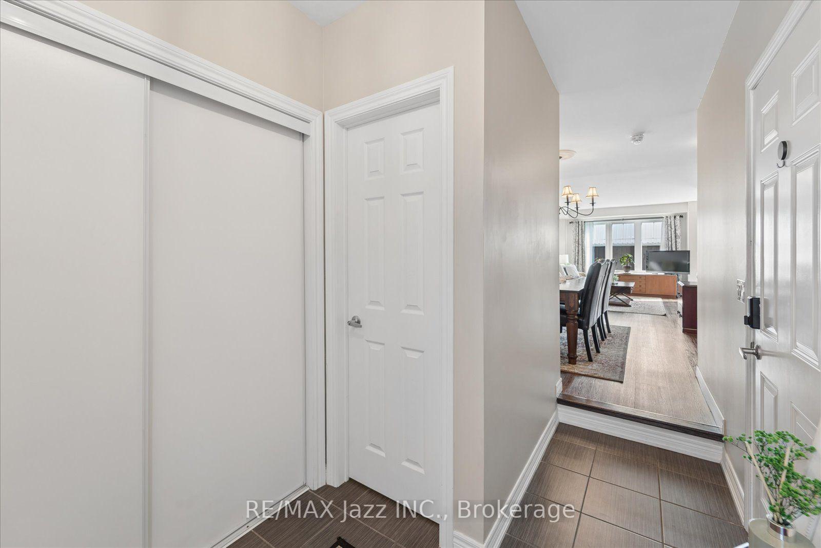 Photo 4 of 61 Great Gabe Crescent, Oshawa, Windfields — HOMEH