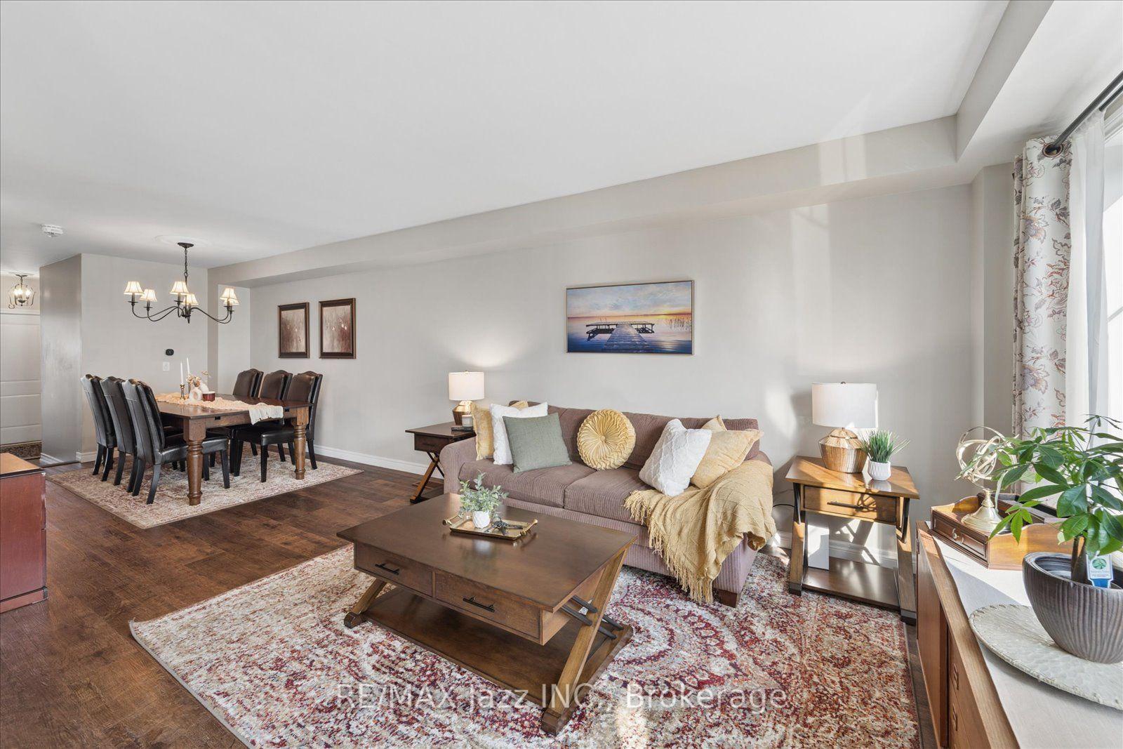 Photo 8 of 61 Great Gabe Crescent, Oshawa, Windfields — HOMEH