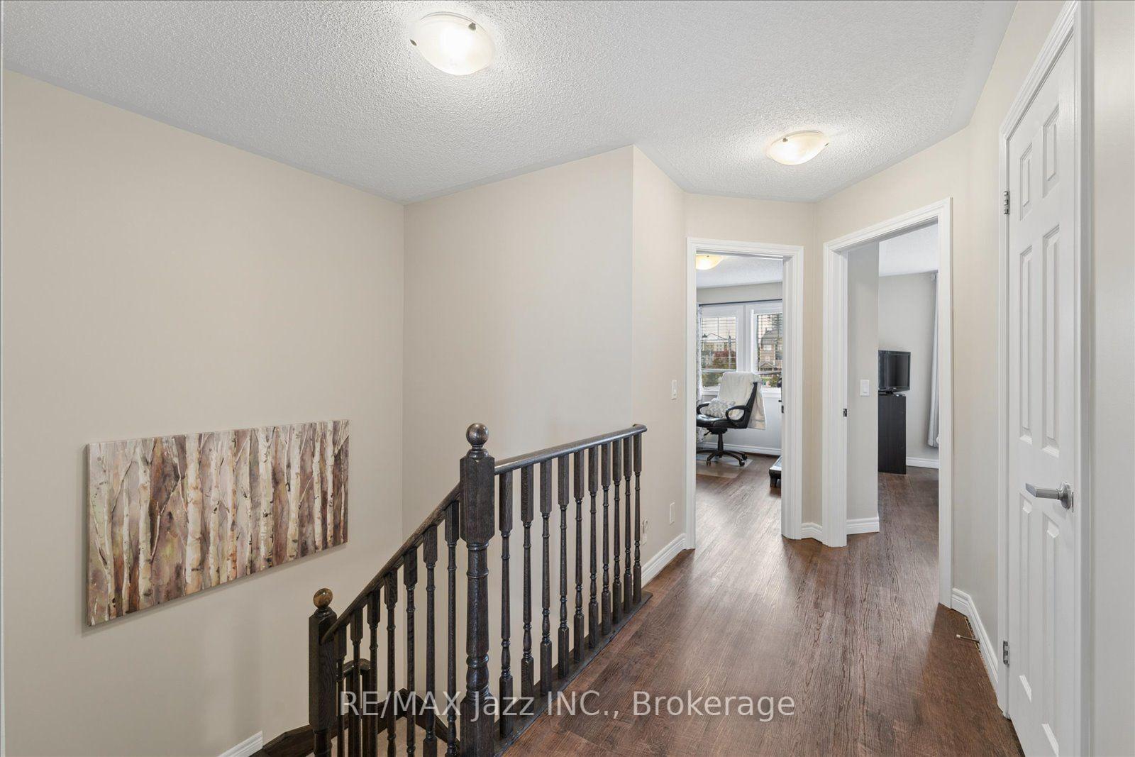 Photo 16 of 61 Great Gabe Crescent, Oshawa, Windfields — HOMEH