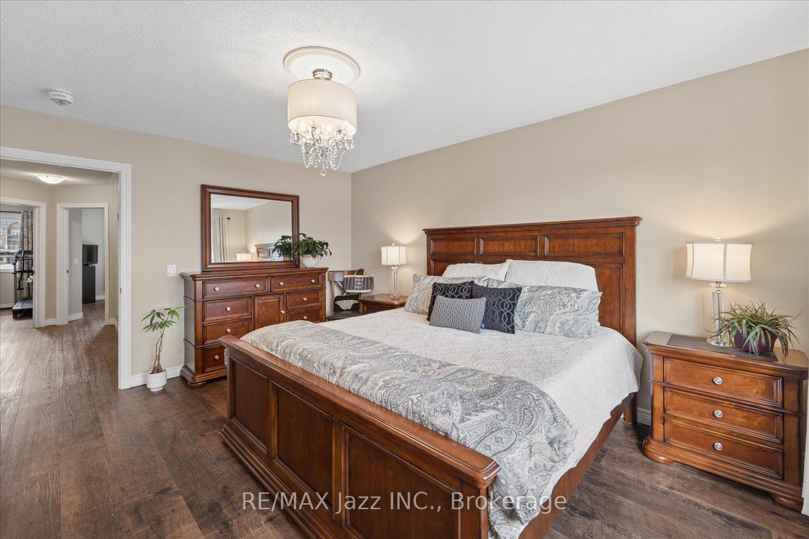 Photo 18 of 61 Great Gabe Crescent, Oshawa, Windfields — HOMEH
