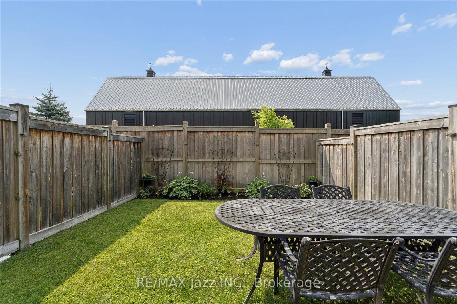 Photo 27 of 61 Great Gabe Crescent, Oshawa, Windfields — HOMEH