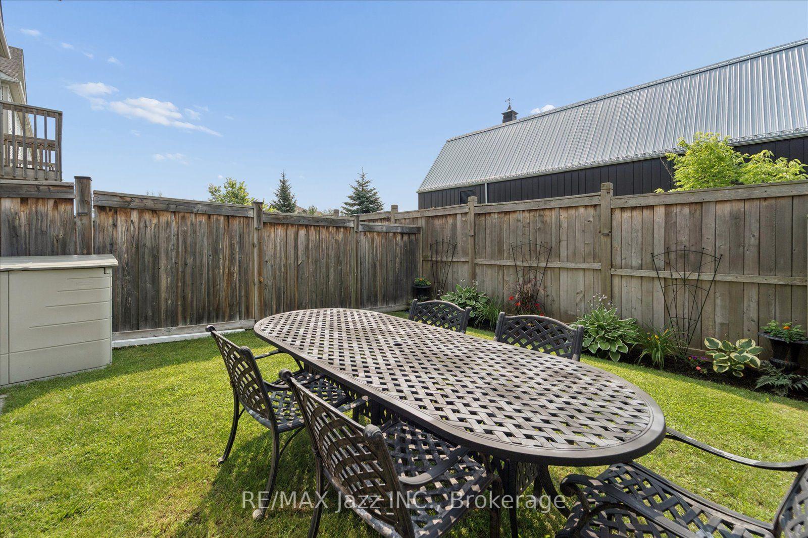 Photo 29 of 61 Great Gabe Crescent, Oshawa, Windfields — HOMEH