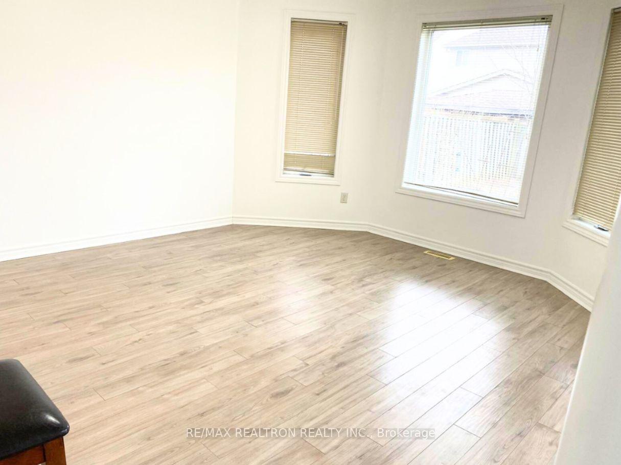 Photo 6 of 1570 Beaverbrook Avenue, London, North M — HOMEH