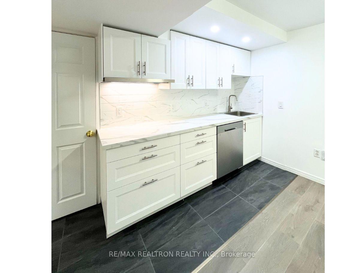 Photo 13 of 1570 Beaverbrook Avenue, London, North M — HOMEH