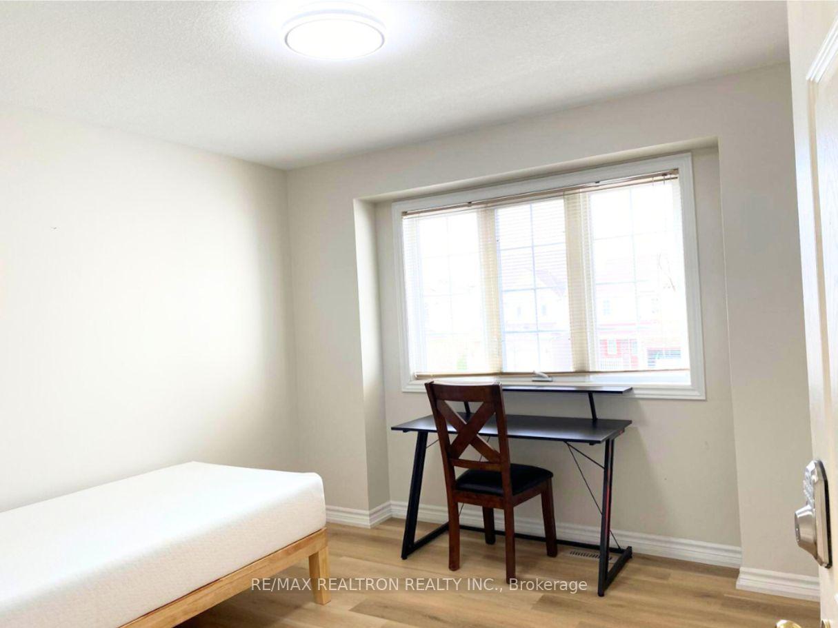 Photo 14 of 1570 Beaverbrook Avenue, London, North M — HOMEH
