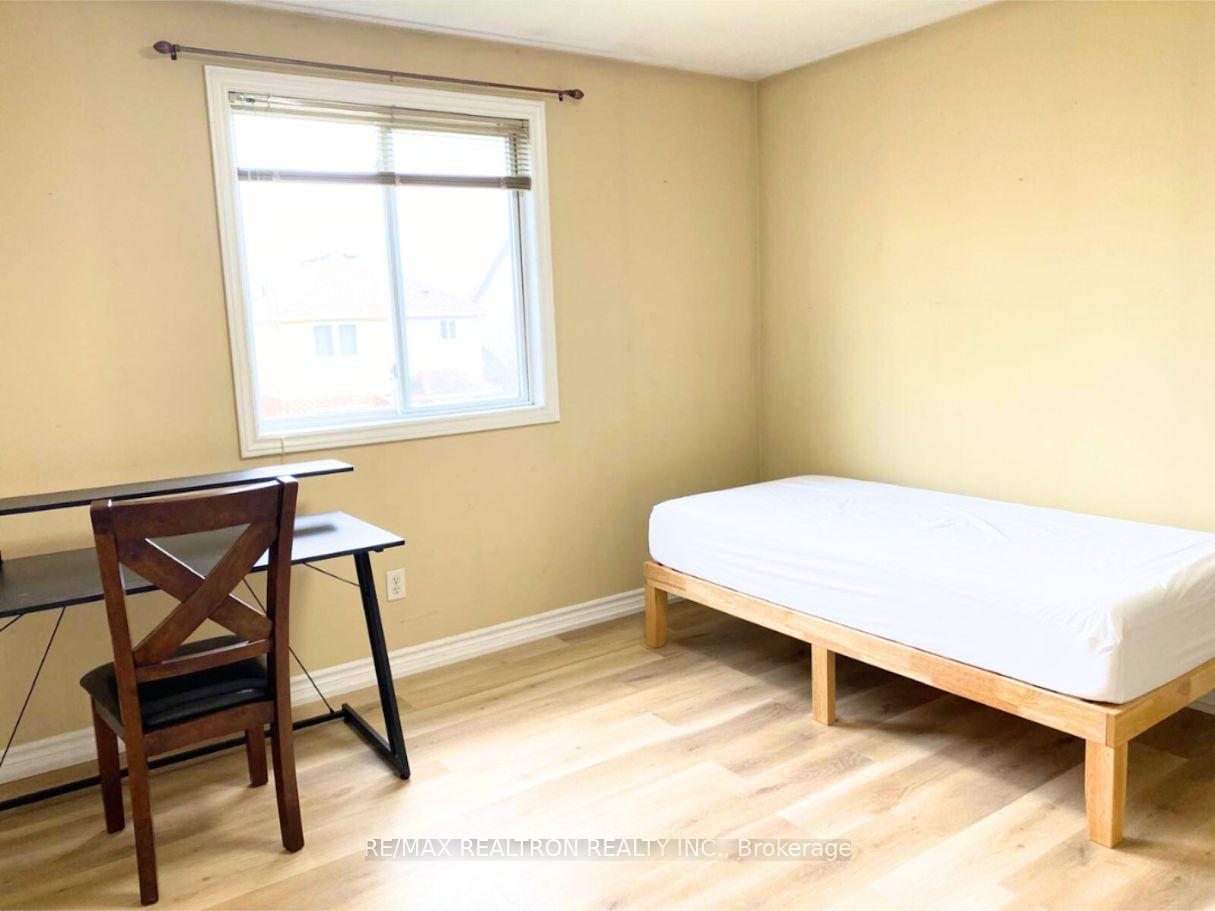 Photo 15 of 1570 Beaverbrook Avenue, London, North M — HOMEH