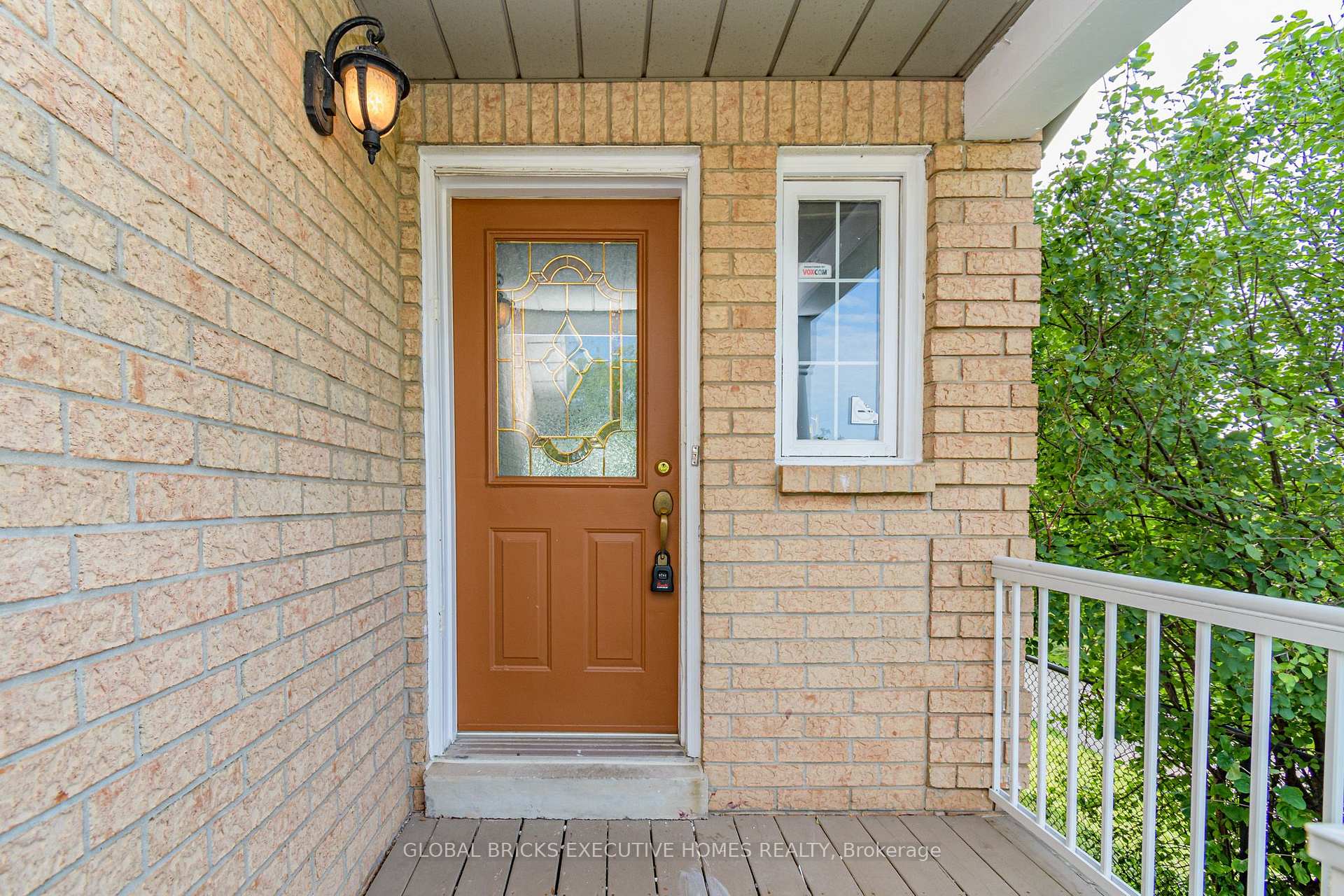 Photo 3 of 5100 Lampman Avenue, Burlington, Uptown — HOMEH