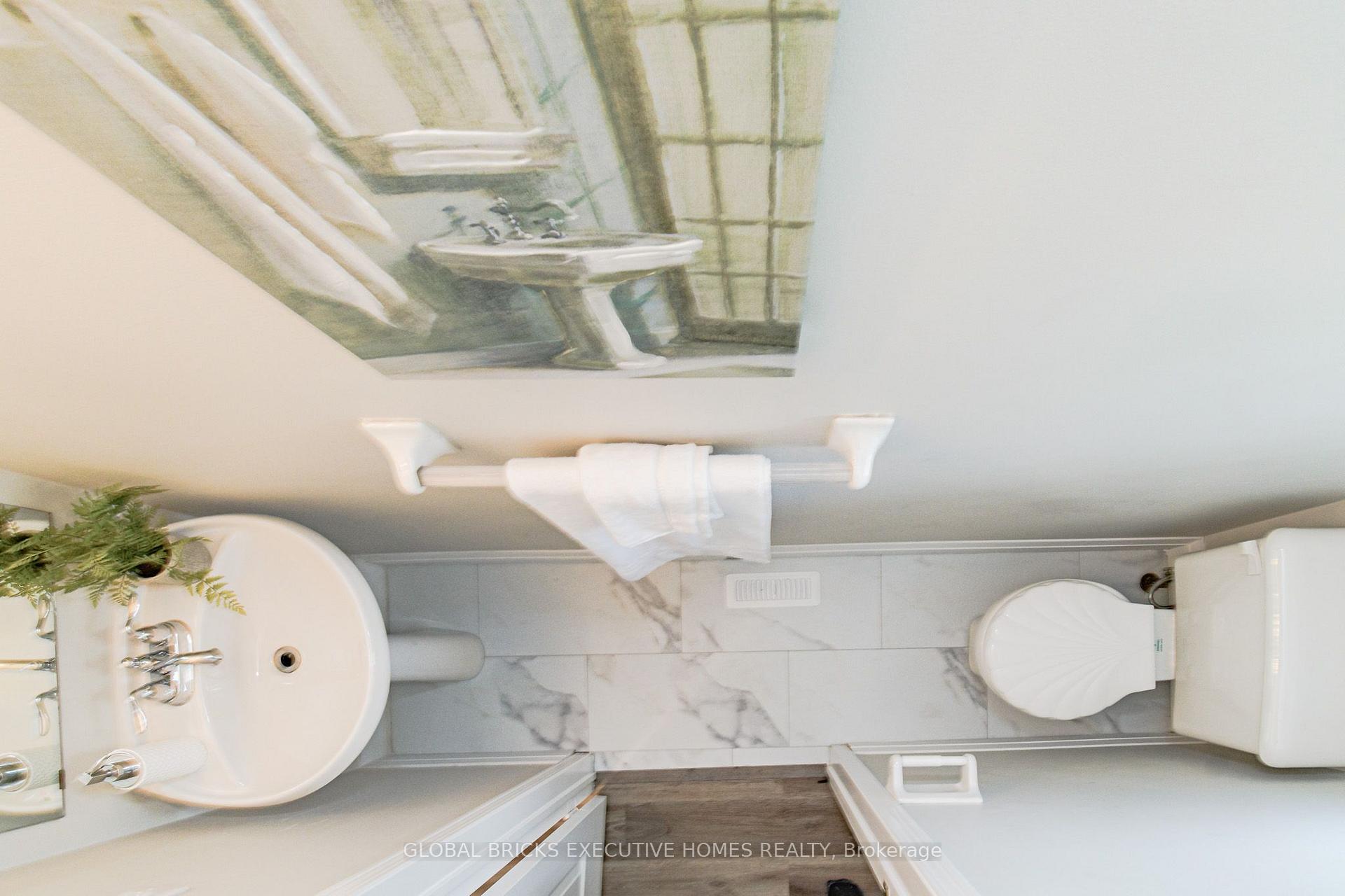 Photo 4 of 5100 Lampman Avenue, Burlington, Uptown — HOMEH