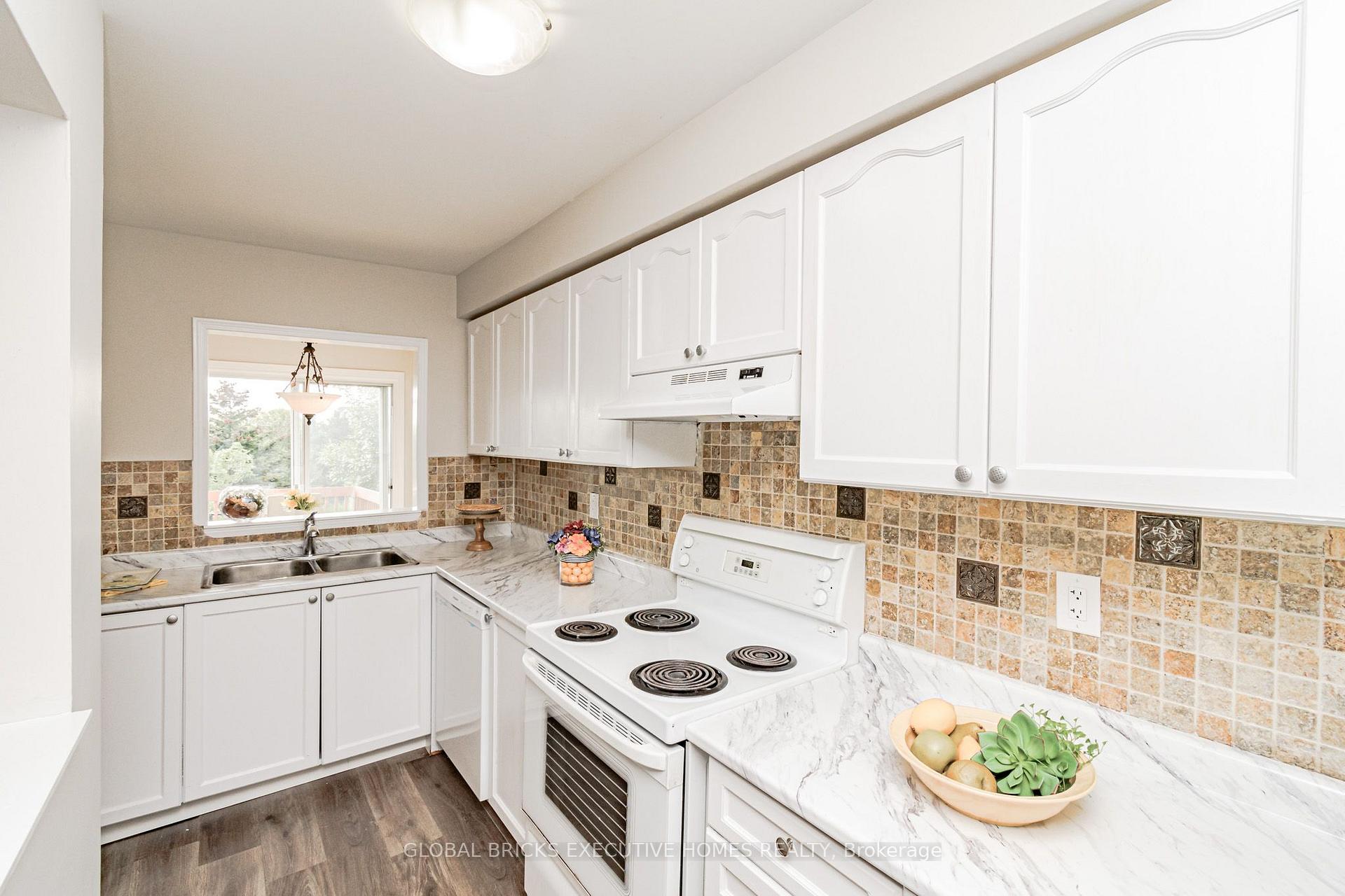Photo 11 of 5100 Lampman Avenue, Burlington, Uptown — HOMEH