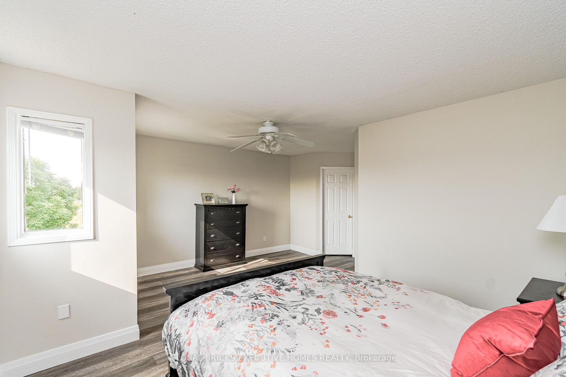 Photo 13 of 5100 Lampman Avenue, Burlington, Uptown — HOMEH