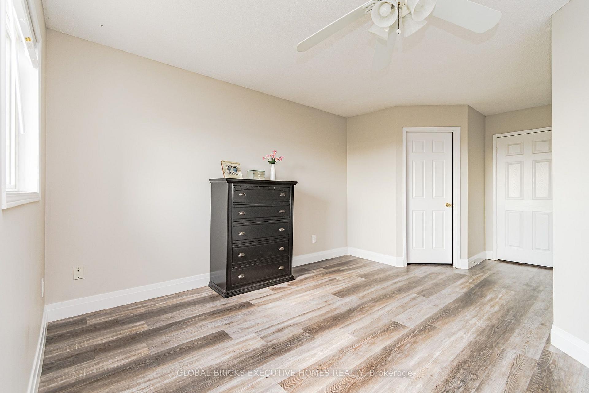 Photo 14 of 5100 Lampman Avenue, Burlington, Uptown — HOMEH