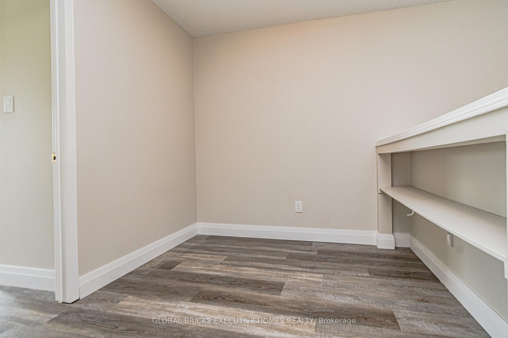Photo 17 of 5100 Lampman Avenue, Burlington, Uptown — HOMEH