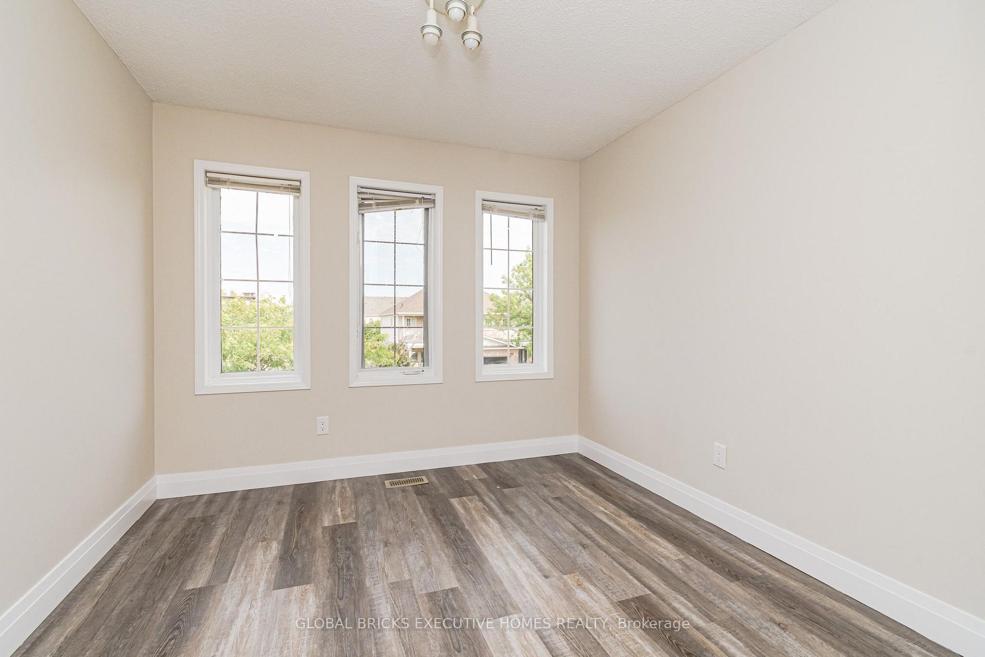 Photo 18 of 5100 Lampman Avenue, Burlington, Uptown — HOMEH