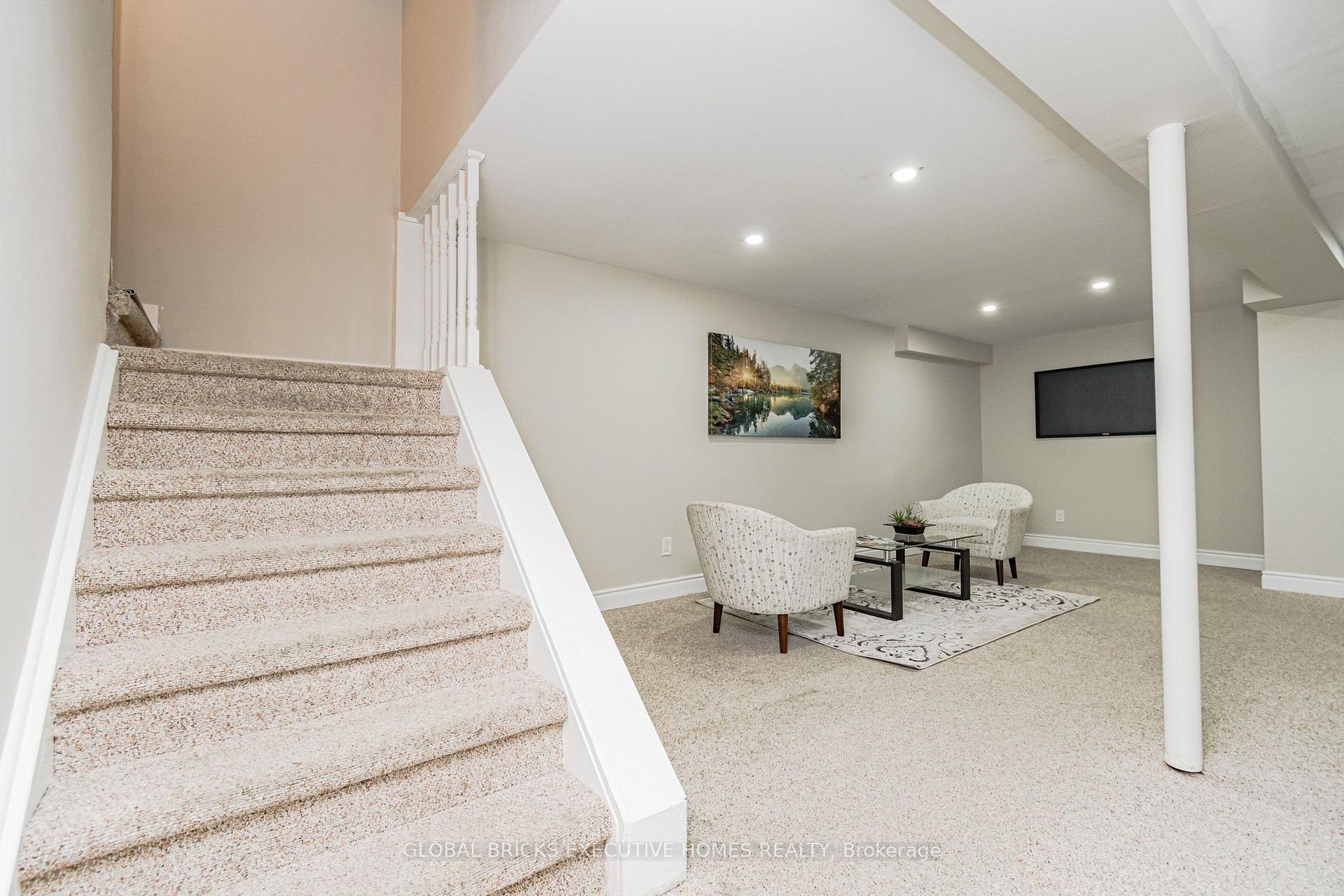 Photo 23 of 5100 Lampman Avenue, Burlington, Uptown — HOMEH