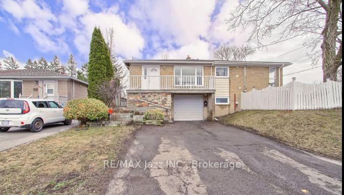 Photo 1 of 676 Mountview Place, Newmarket, Huron Heights-Leslie Valley — HOMEH
