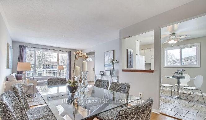 Photo 5 of 676 Mountview Place, Newmarket, Huron Heights-Leslie Valley — HOMEH